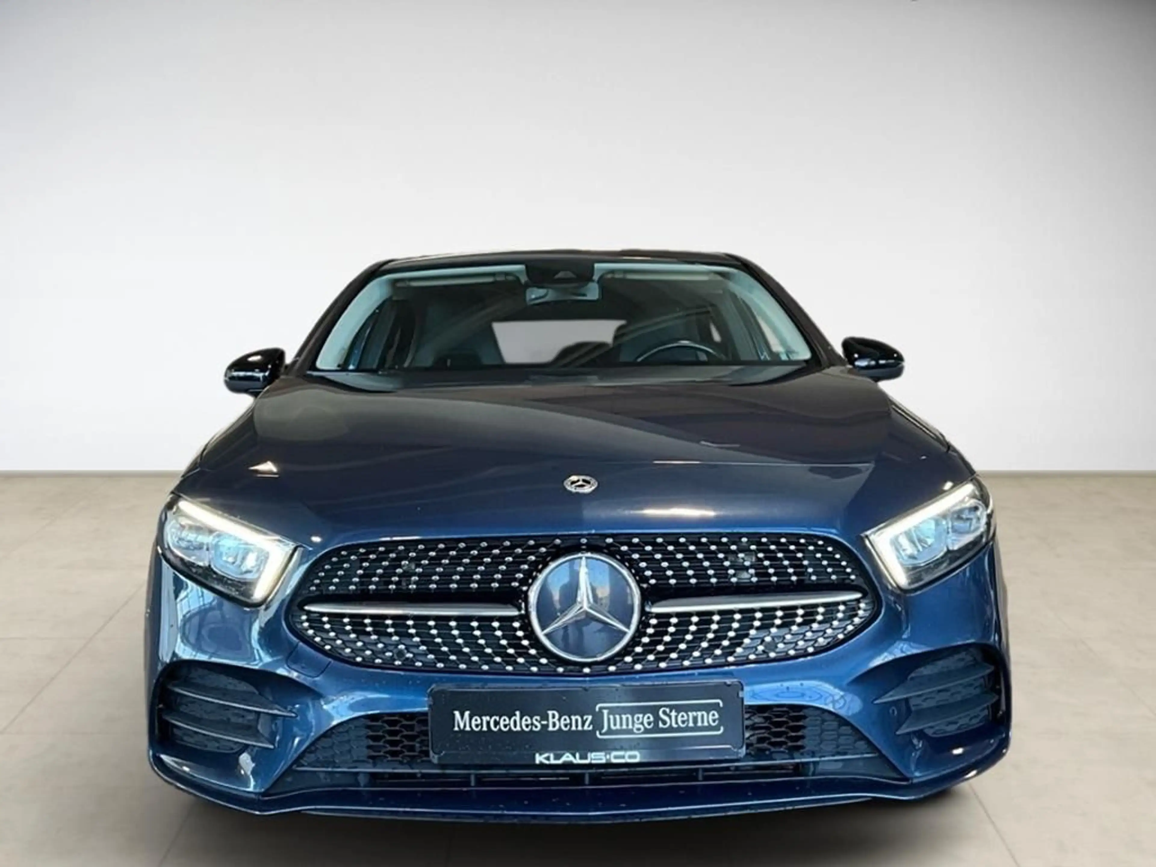 Mercedes-Benz A 180 AMG Line AUT Kam. KlimaA LED LM PDC SHZ — photo 2