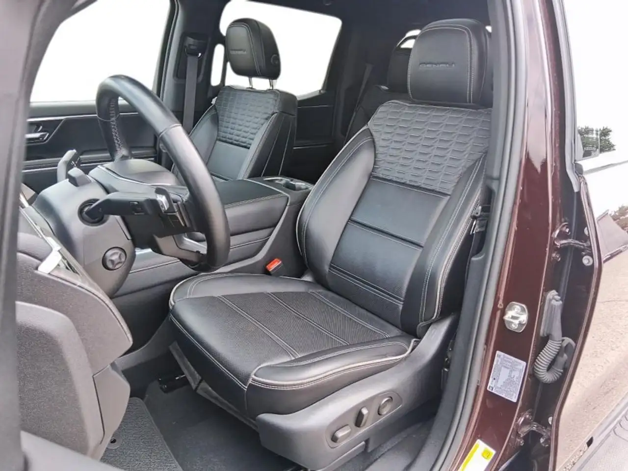 GMC Sierra EV снимка GMC Sierra EV