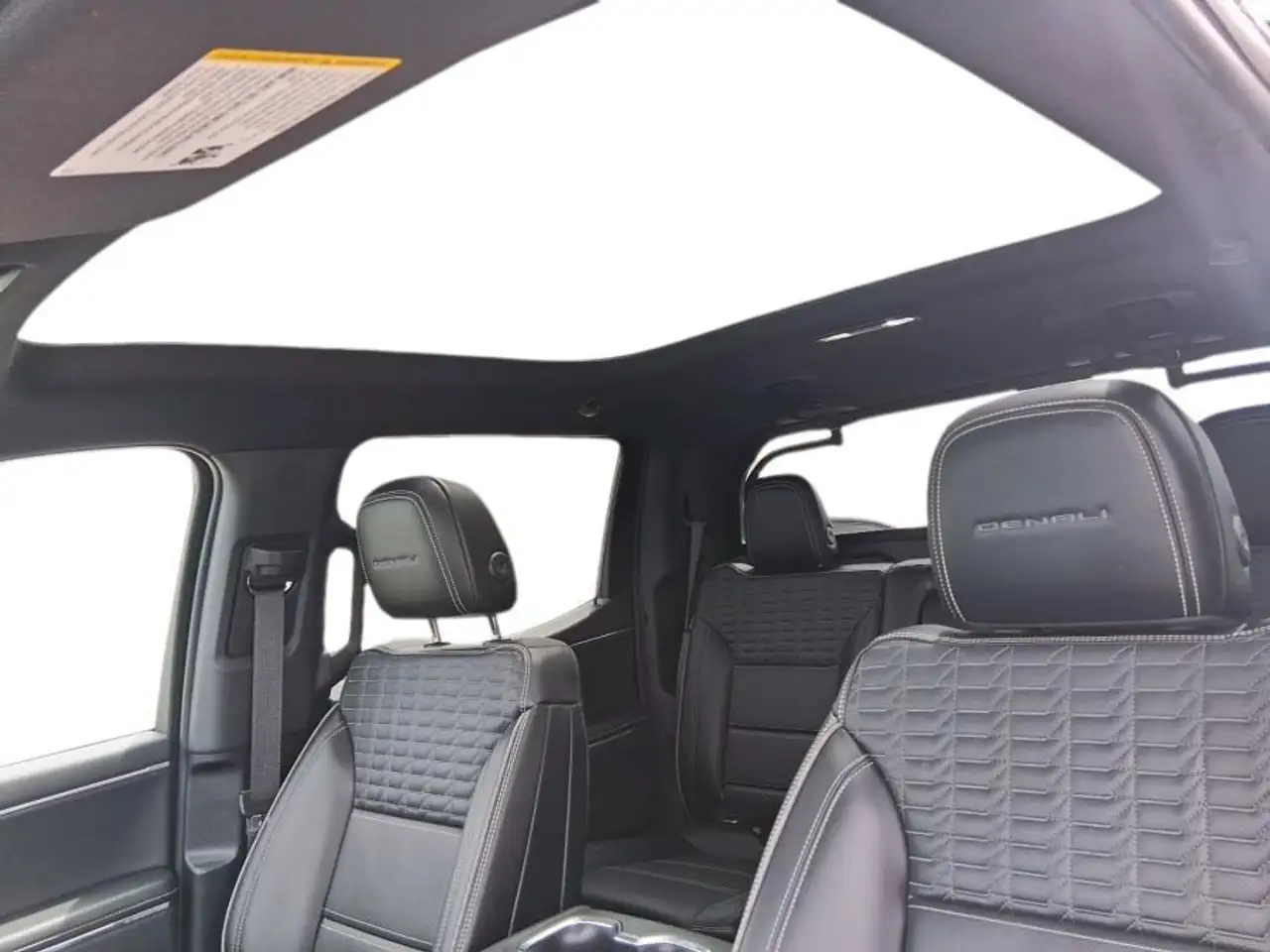 GMC Sierra EV снимка GMC Sierra EV