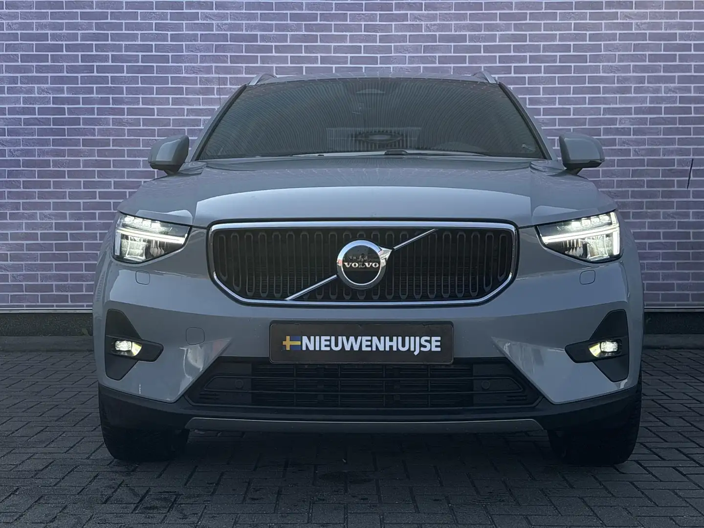 Volvo XC40 2.0 B4 Core | Adaptieve Cruise Control met dodehoe Grijs - 2
