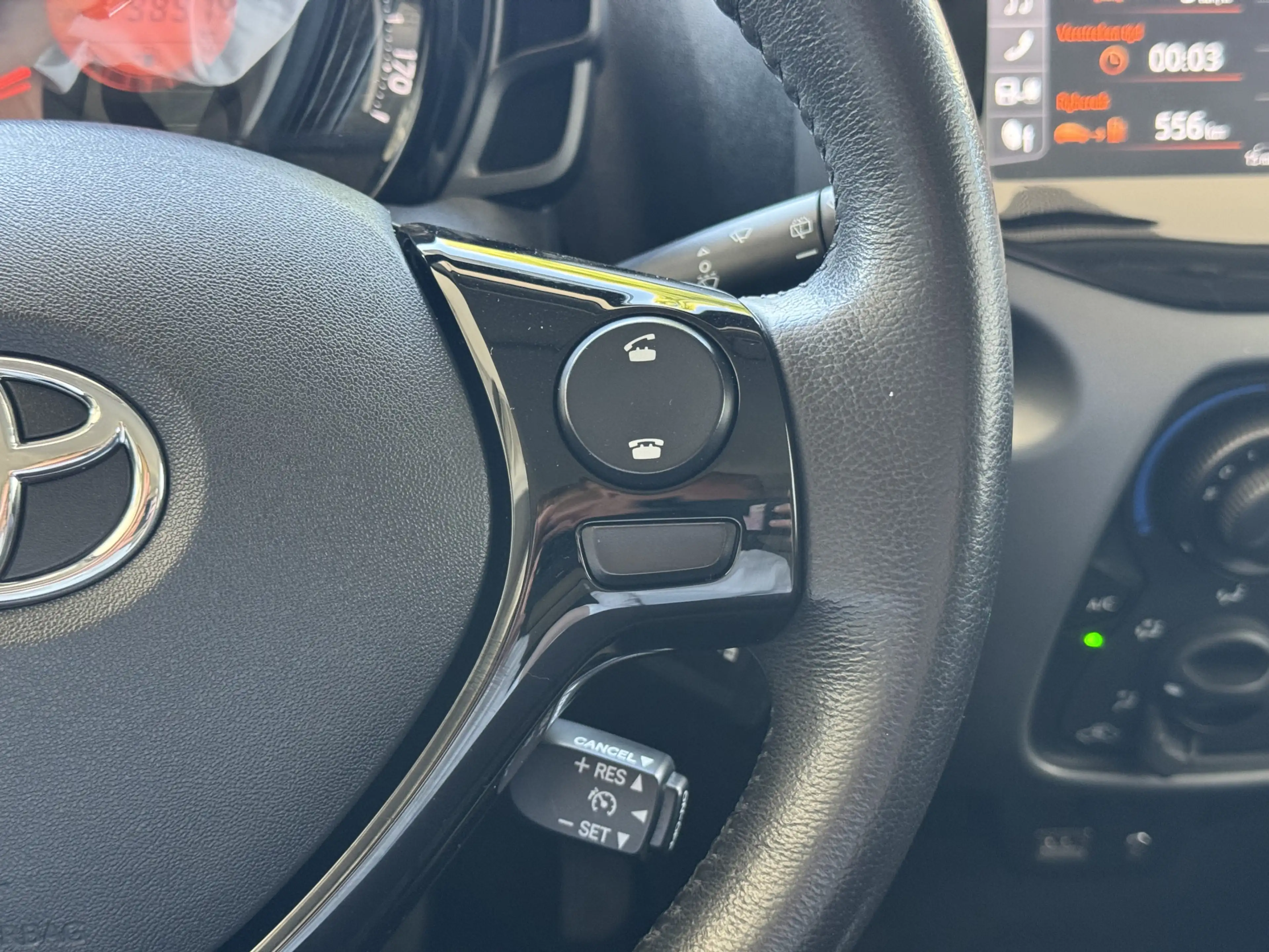 Toyota Aygo 1.0 VVT-i x-play limited — photo 9
