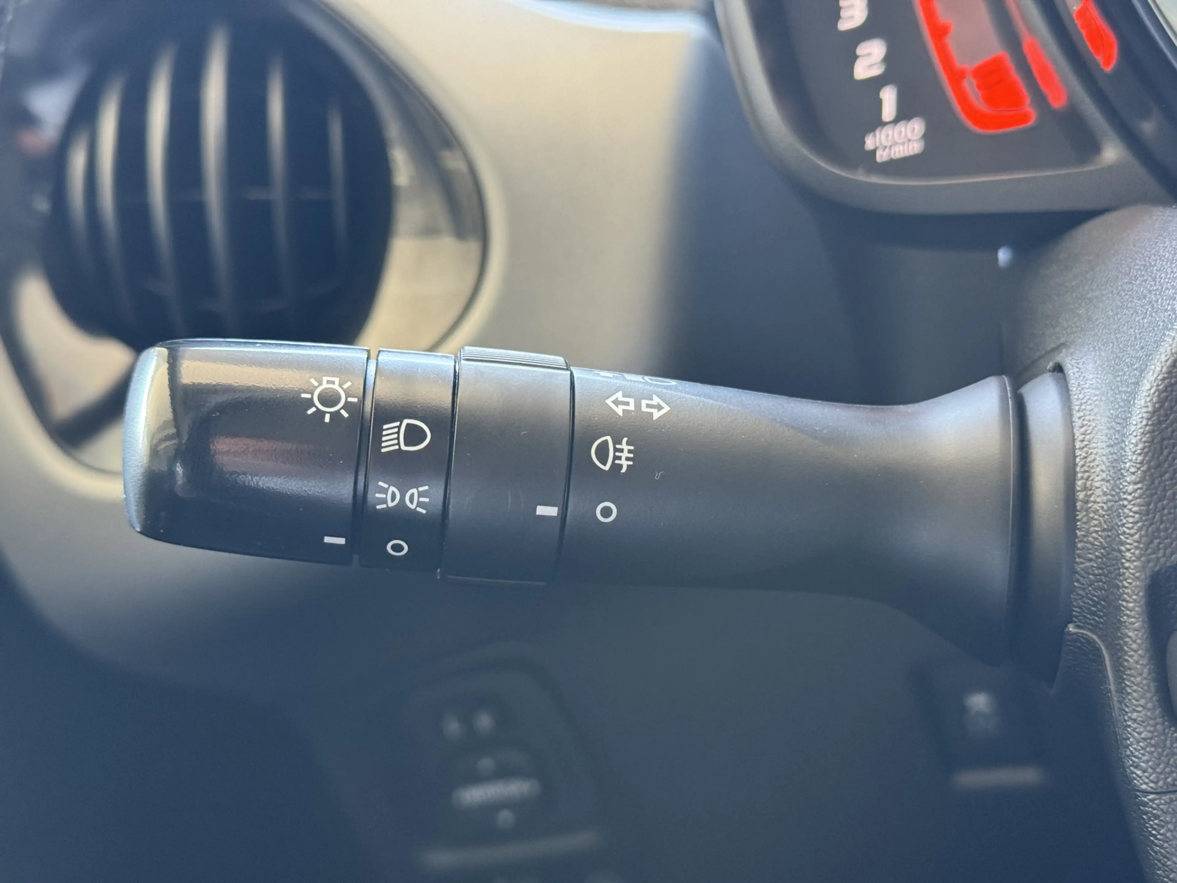 Toyota Aygo 1.0 VVT-i x-play limited — photo 10