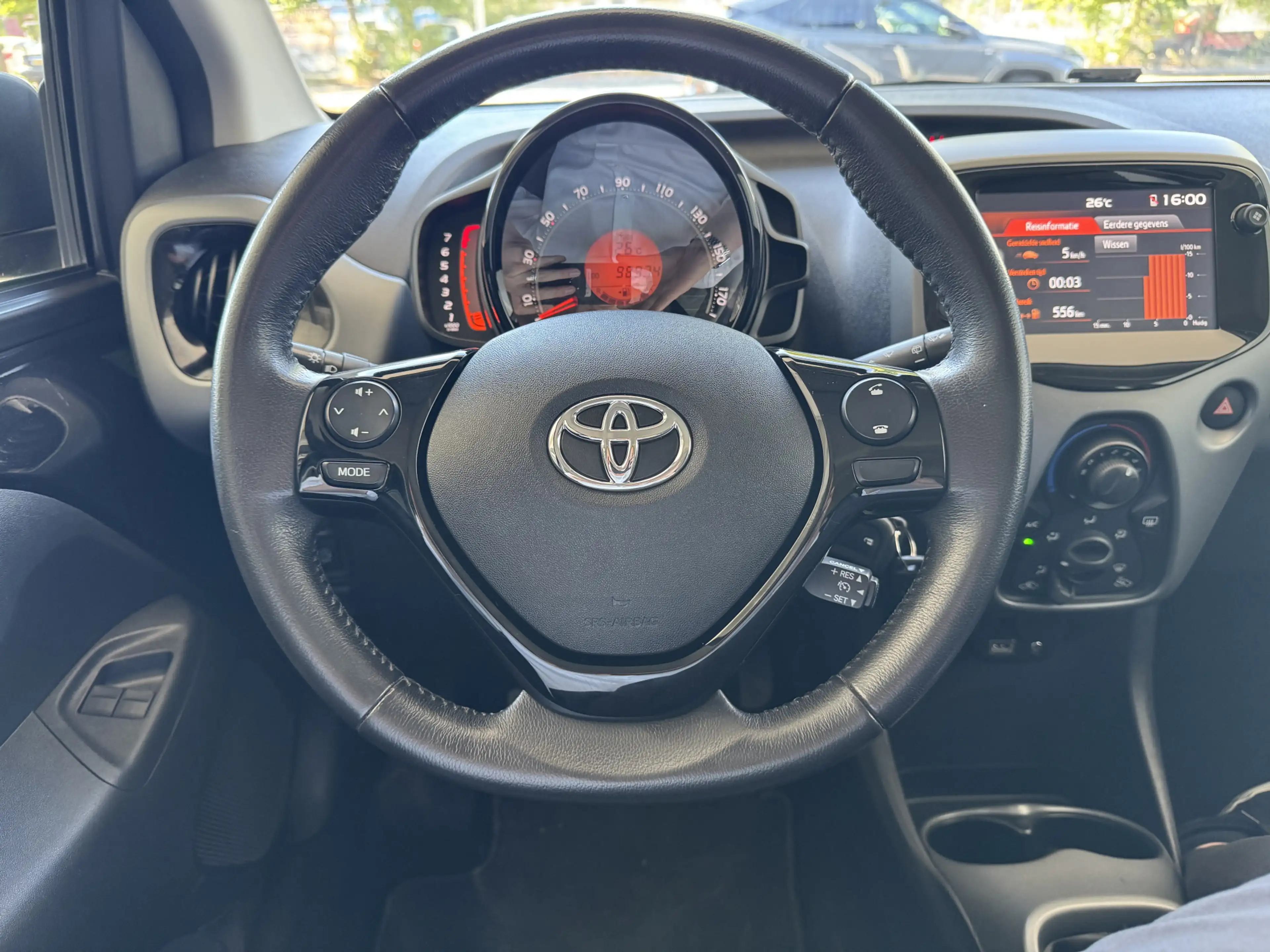 Toyota Aygo 1.0 VVT-i x-play limited — photo 5