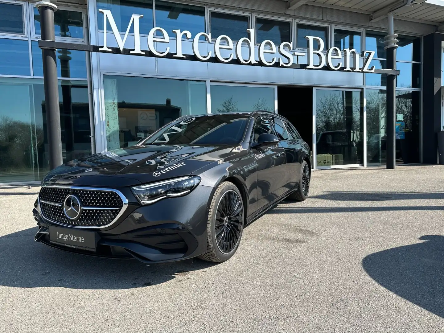 Mercedes-Benz E 300 de 4MATIC T-Modell Österreich Edition AMG Grau - 2