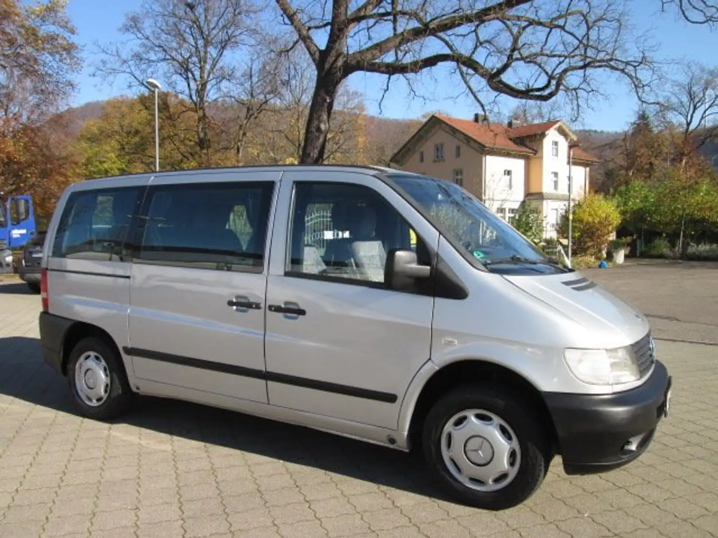 Mercedes-Benz Vito Vito 114 L+1.HAND+7-SITZER+TÜV NEU+AHK Silber - 2