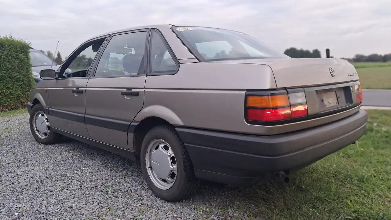 Volkswagen Passat CL 1.6B 152.000k 1991 gekeurd voor verkoop, foto 5