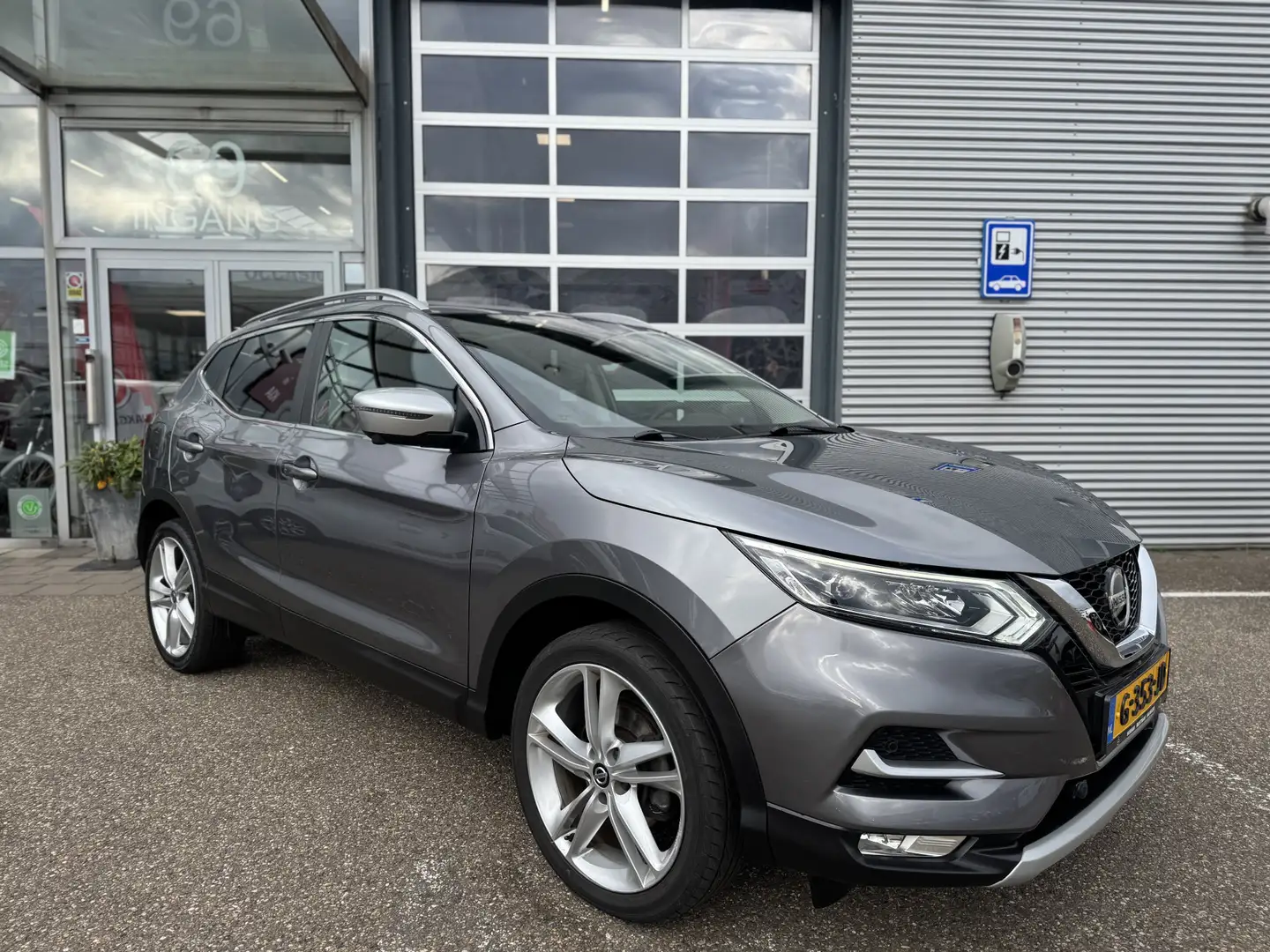 Nissan Qashqai 1.3 DIG-T N-Motion Trekhaak Gris - 2