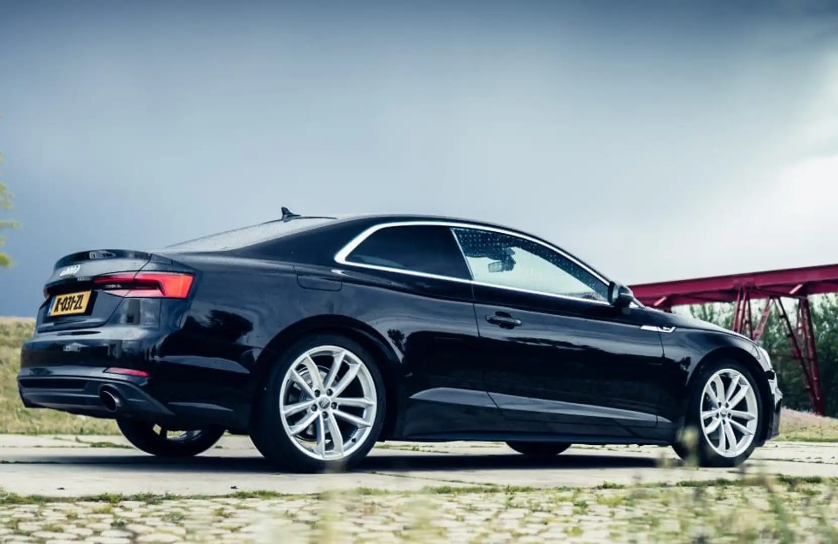 Audi A5 A5 2.0 TFSI u. LaunchEd Zwart - 2