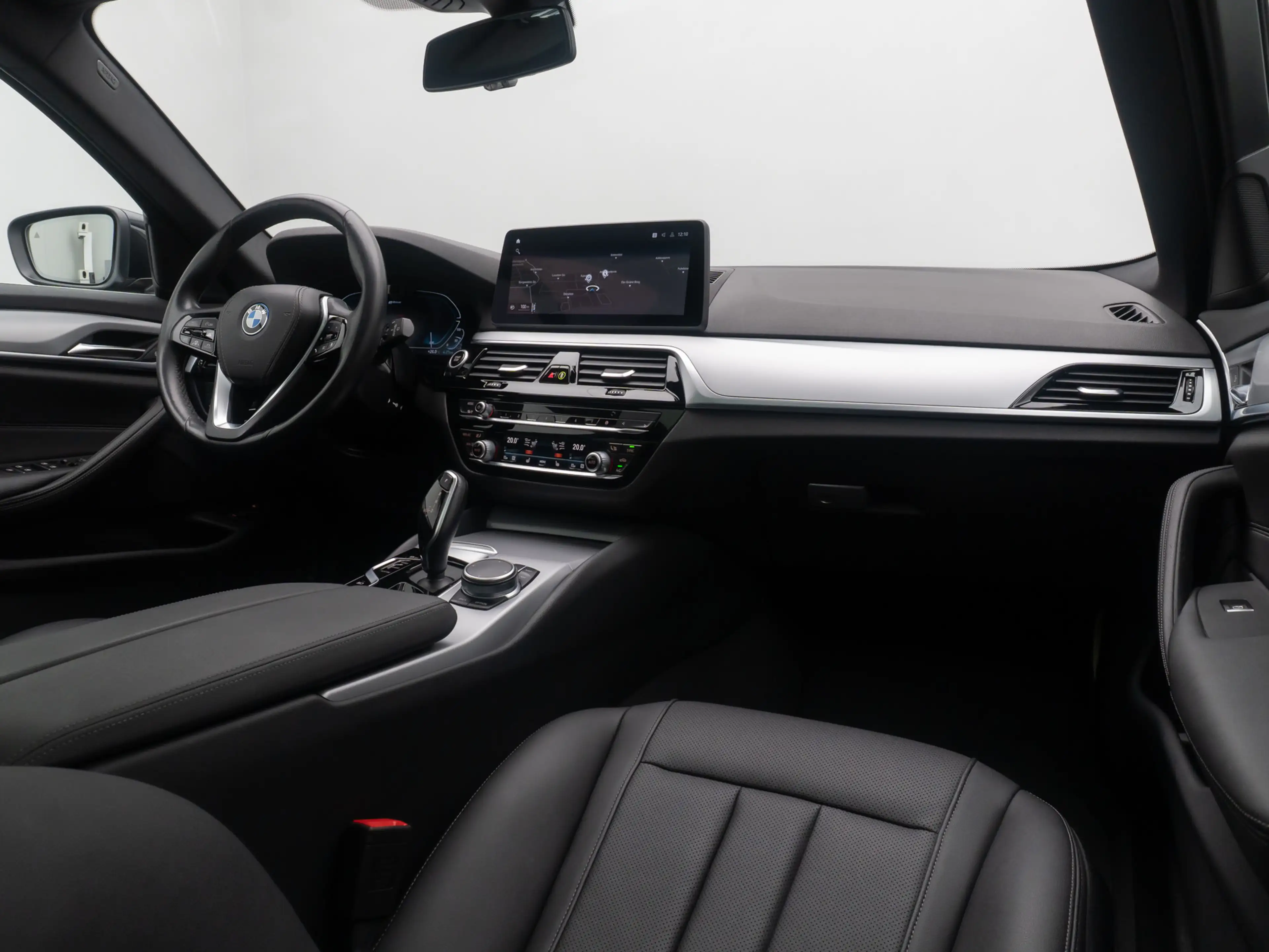 BMW 530 Panorama 360°DAB HiFi 4xKlima AHK Alarm — photo 43