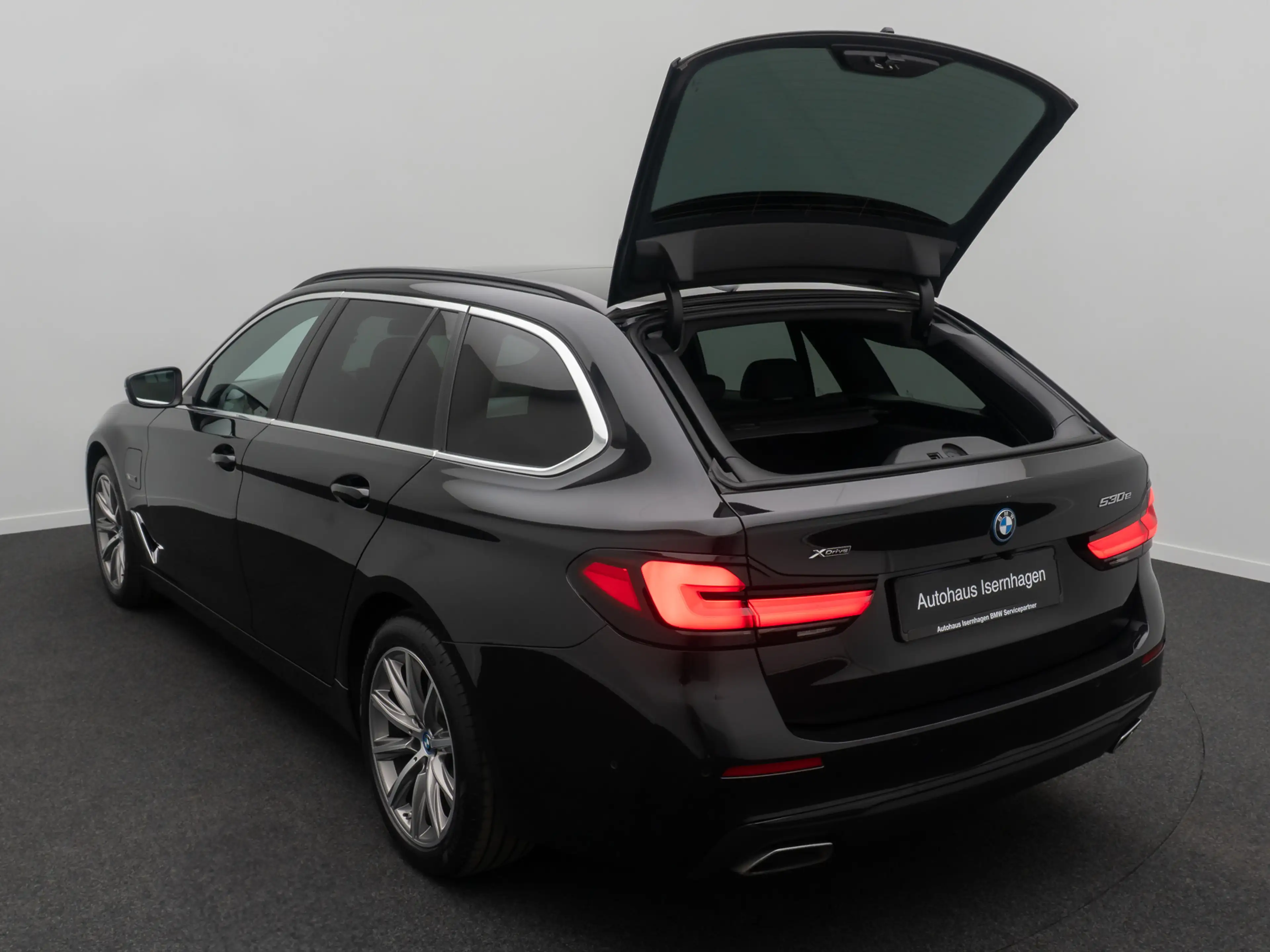 BMW 530 Panorama 360°DAB HiFi 4xKlima AHK Alarm — photo 13