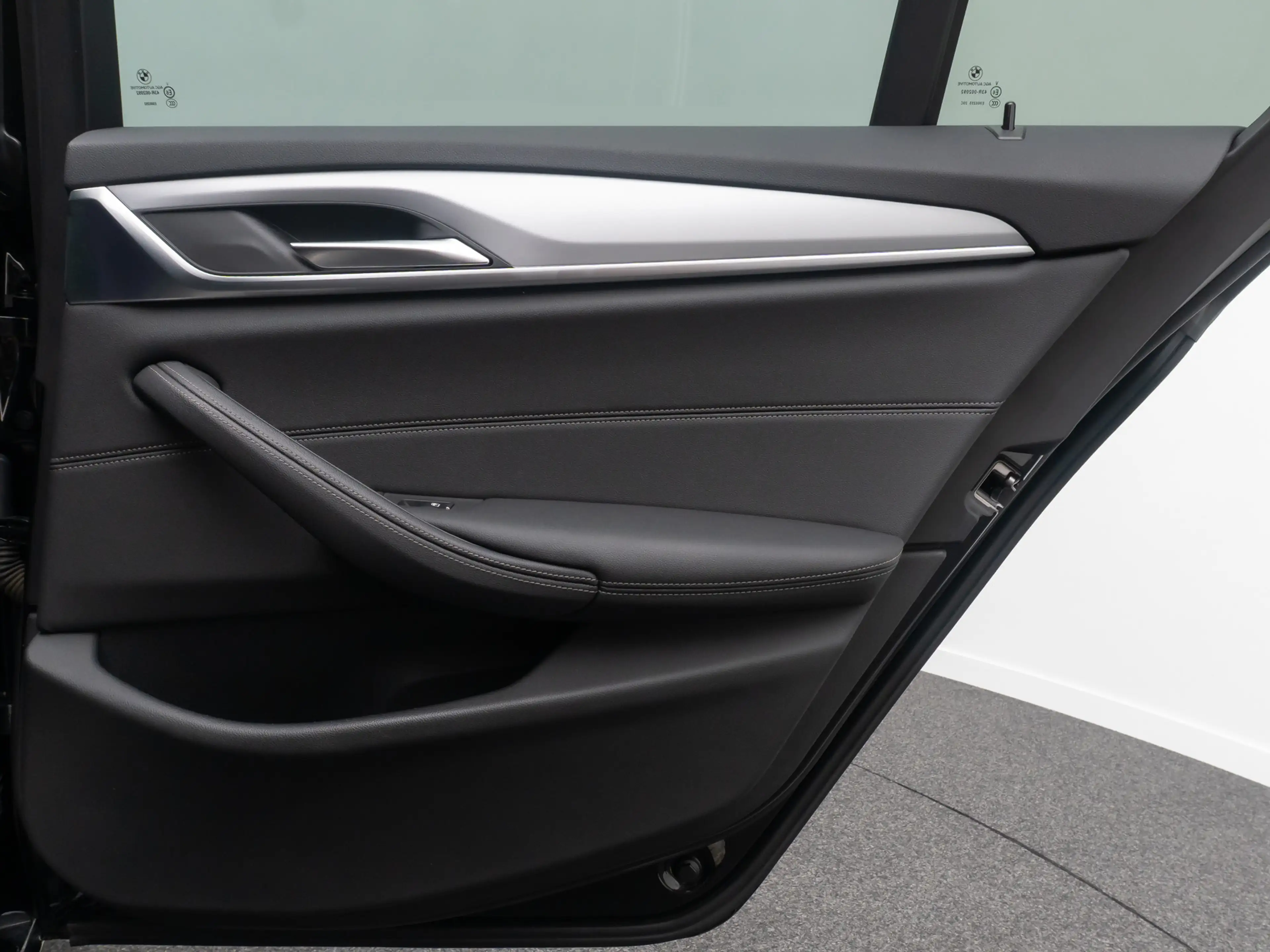 BMW 530 Panorama 360°DAB HiFi 4xKlima AHK Alarm — photo 35