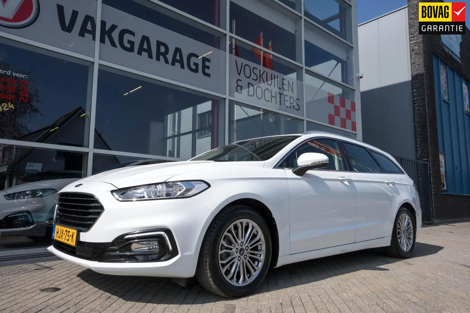 Ford Mondeo Wagon 2.0 IVCT HEV Titanium | Trekhaak | Panoramad Blanc - 1