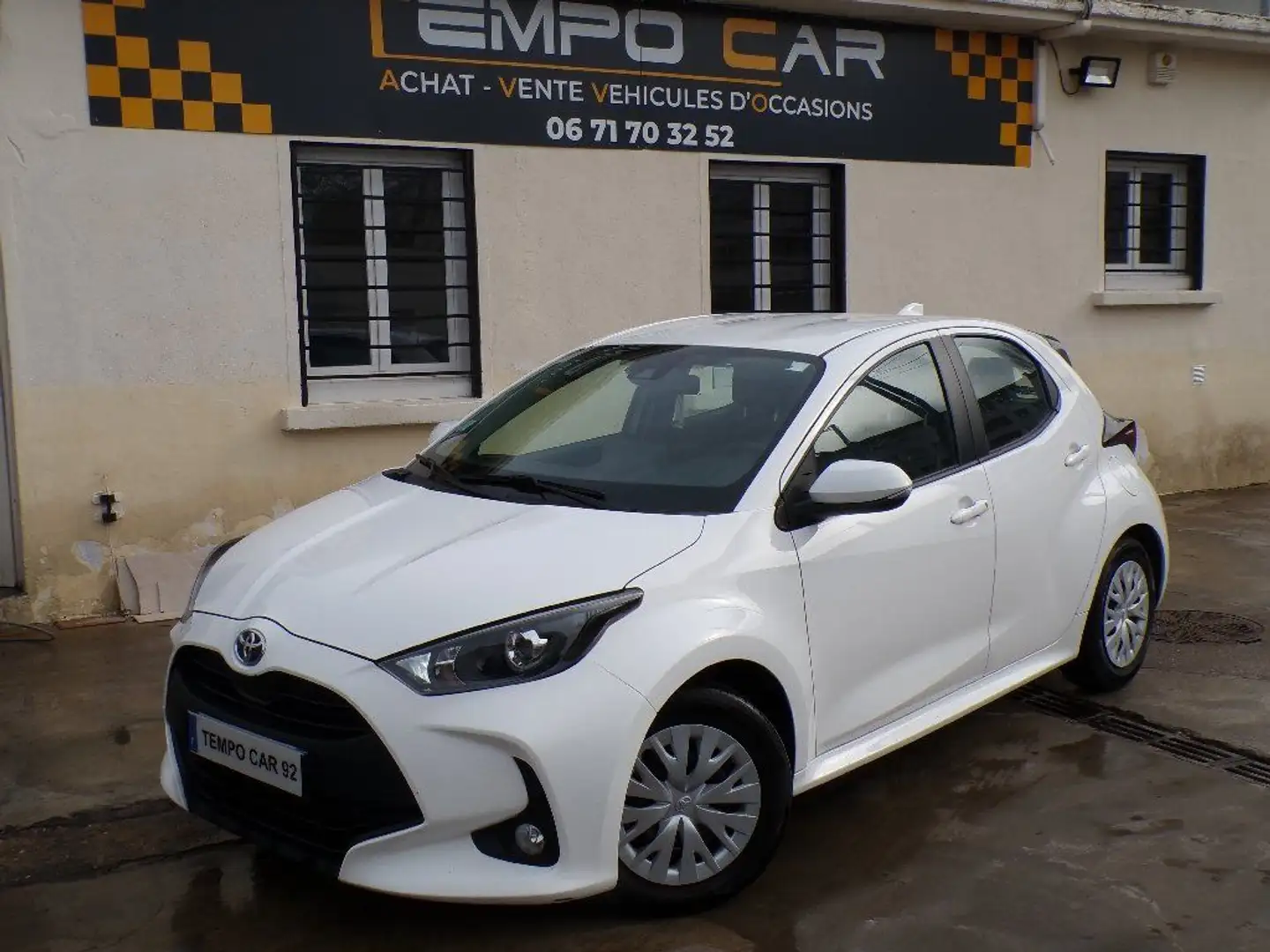 Toyota Yaris Hybride 116h Dynamic Business %2B Programme Beyond Zero Academy Weiß - 1