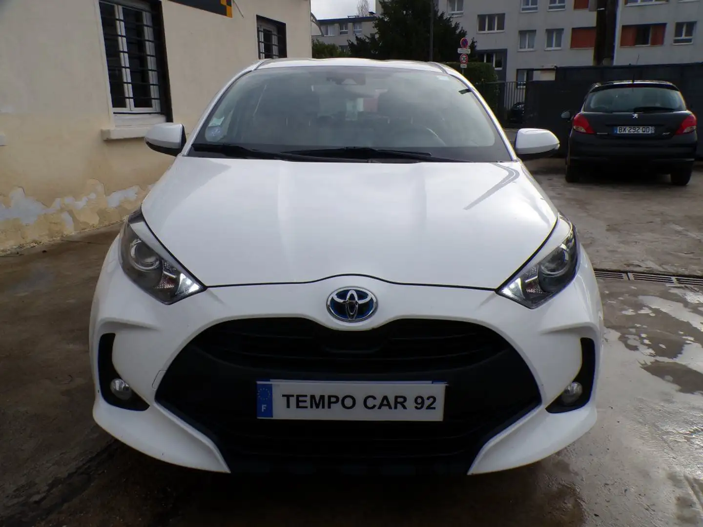 Toyota Yaris Hybride 116h Dynamic Business %2B Programme Beyond Zero Academy Weiß - 2