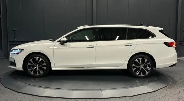 Skoda Superb view 2