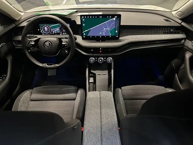 Skoda Superb view 12