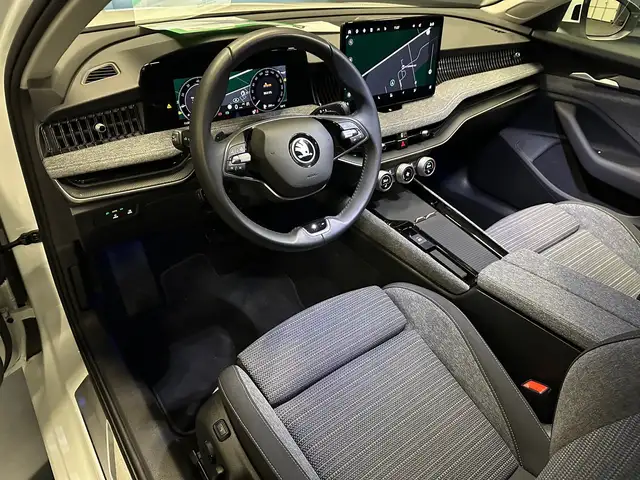 Skoda Superb view 16