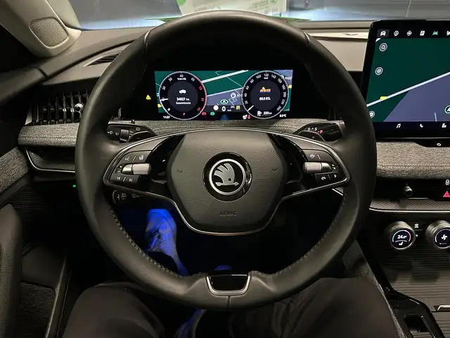 Skoda Superb view 17