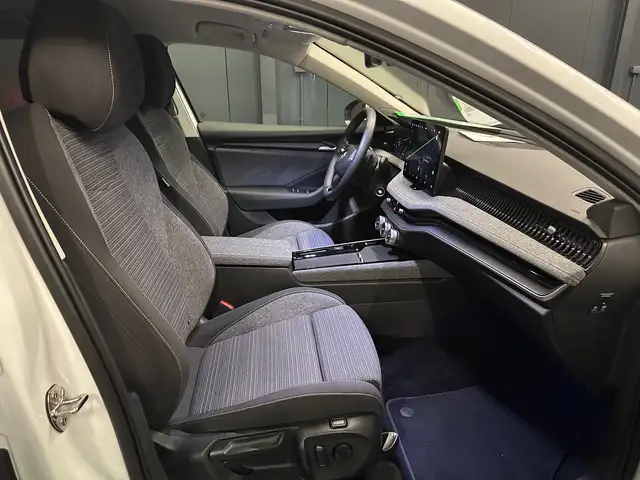 Skoda Superb view 10