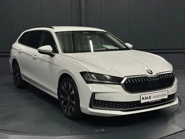 Skoda Superb view 7