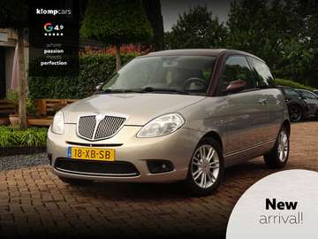 1.4-16V Platino | Cruise | Climate | Leer | Schuif