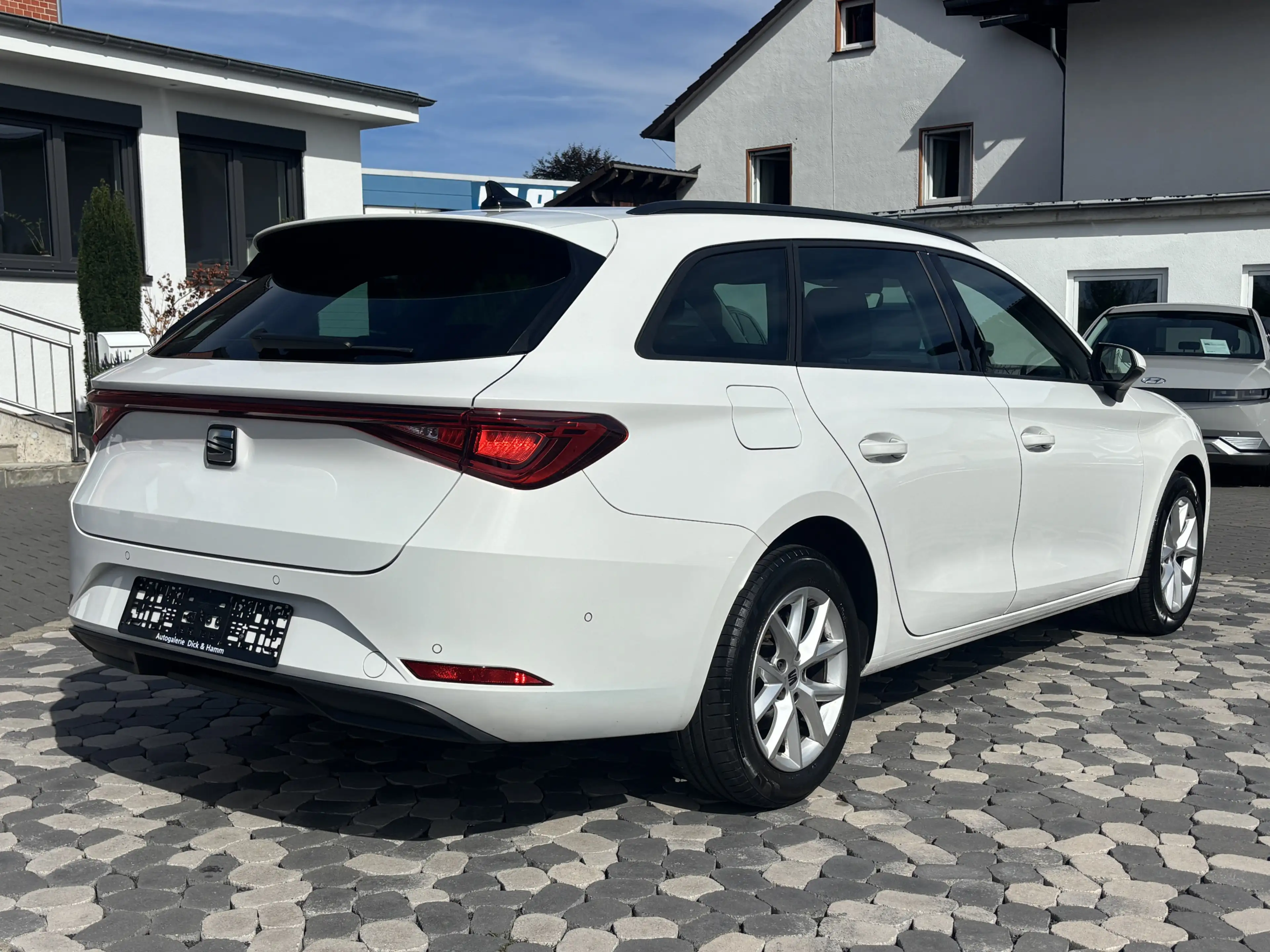 SEAT Leon Style LED NAV VC ACC SHZ LHZ PDC DAB WINTER — photo 8