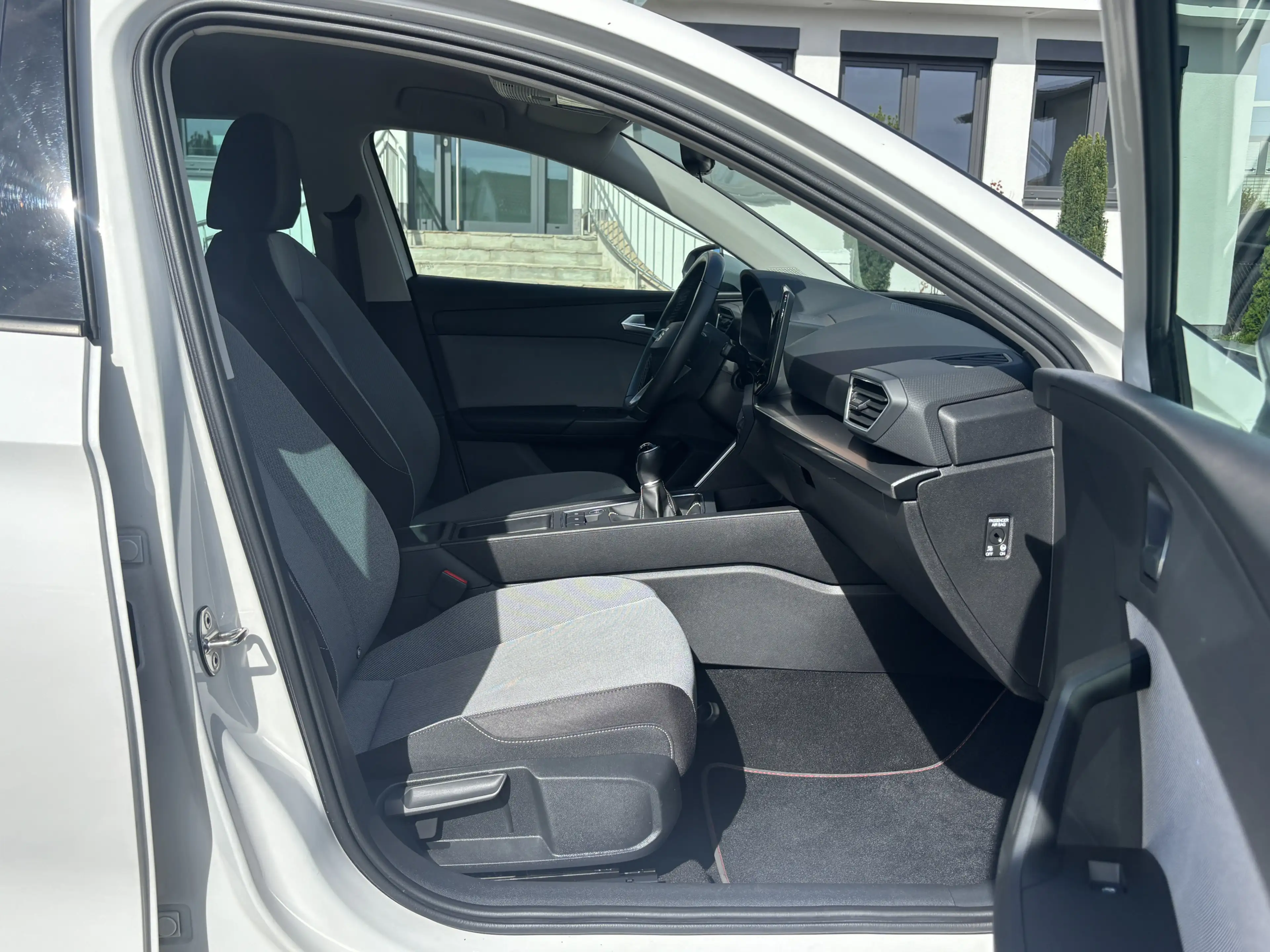 SEAT Leon Style LED NAV VC ACC SHZ LHZ PDC DAB WINTER — photo 10