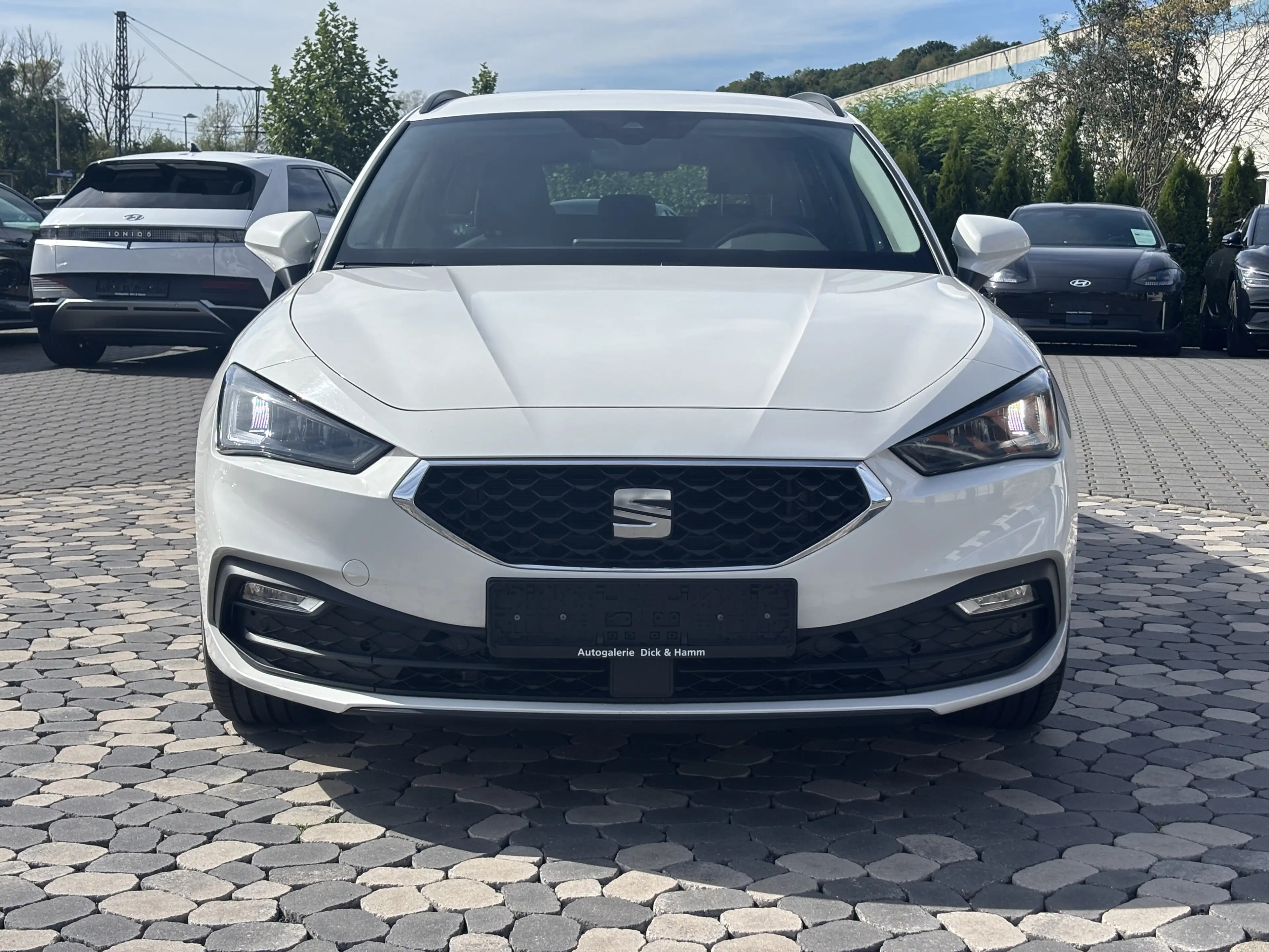 SEAT Leon Style LED NAV VC ACC SHZ LHZ PDC DAB WINTER — photo 3