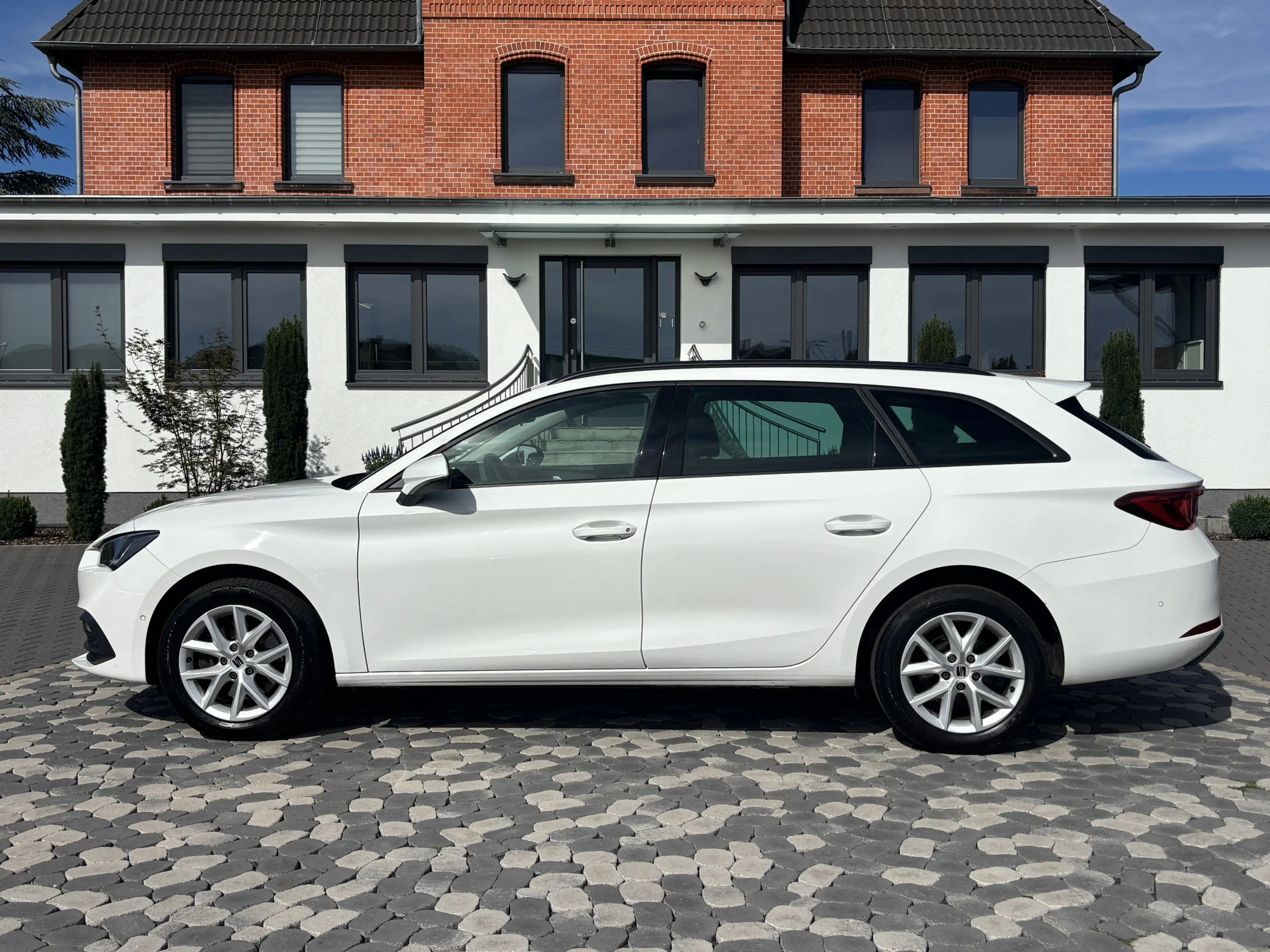 SEAT Leon Style LED NAV VC ACC SHZ LHZ PDC DAB WINTER — photo 5