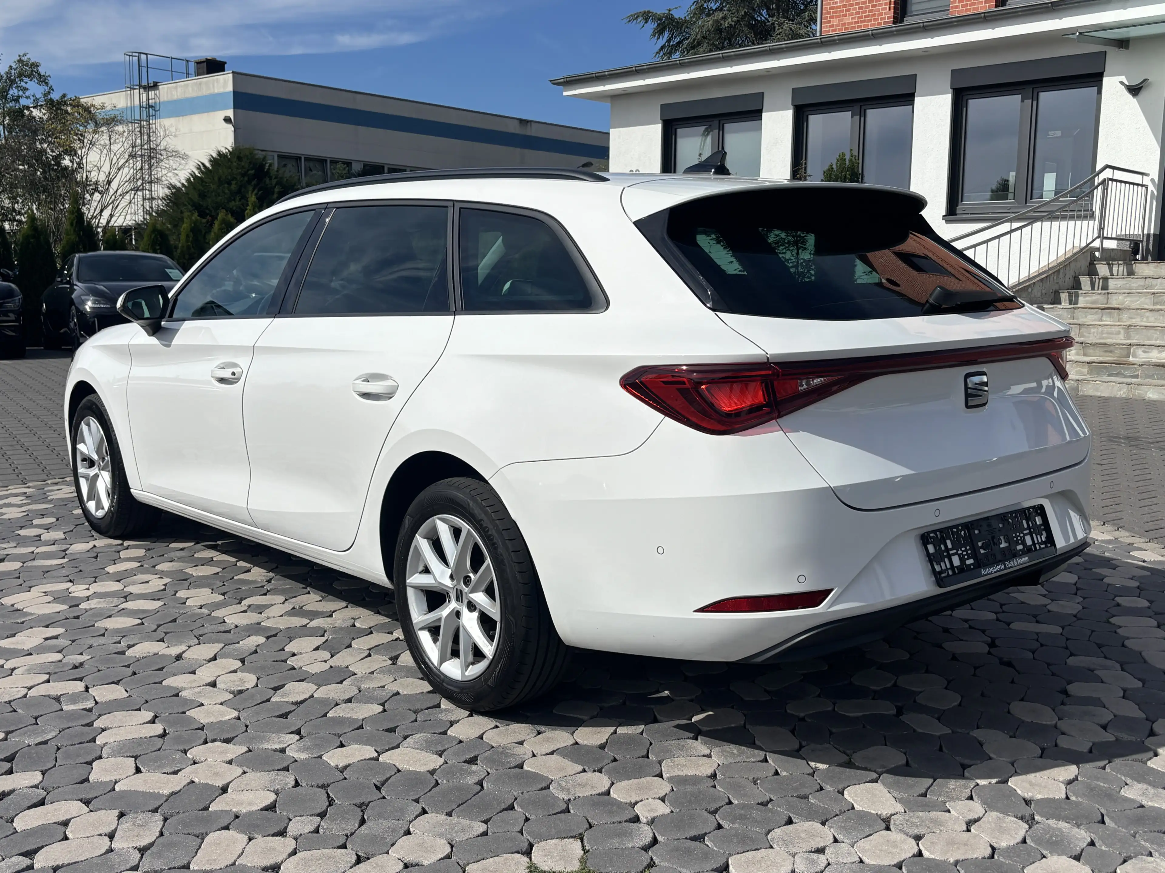 SEAT Leon Style LED NAV VC ACC SHZ LHZ PDC DAB WINTER — photo 6