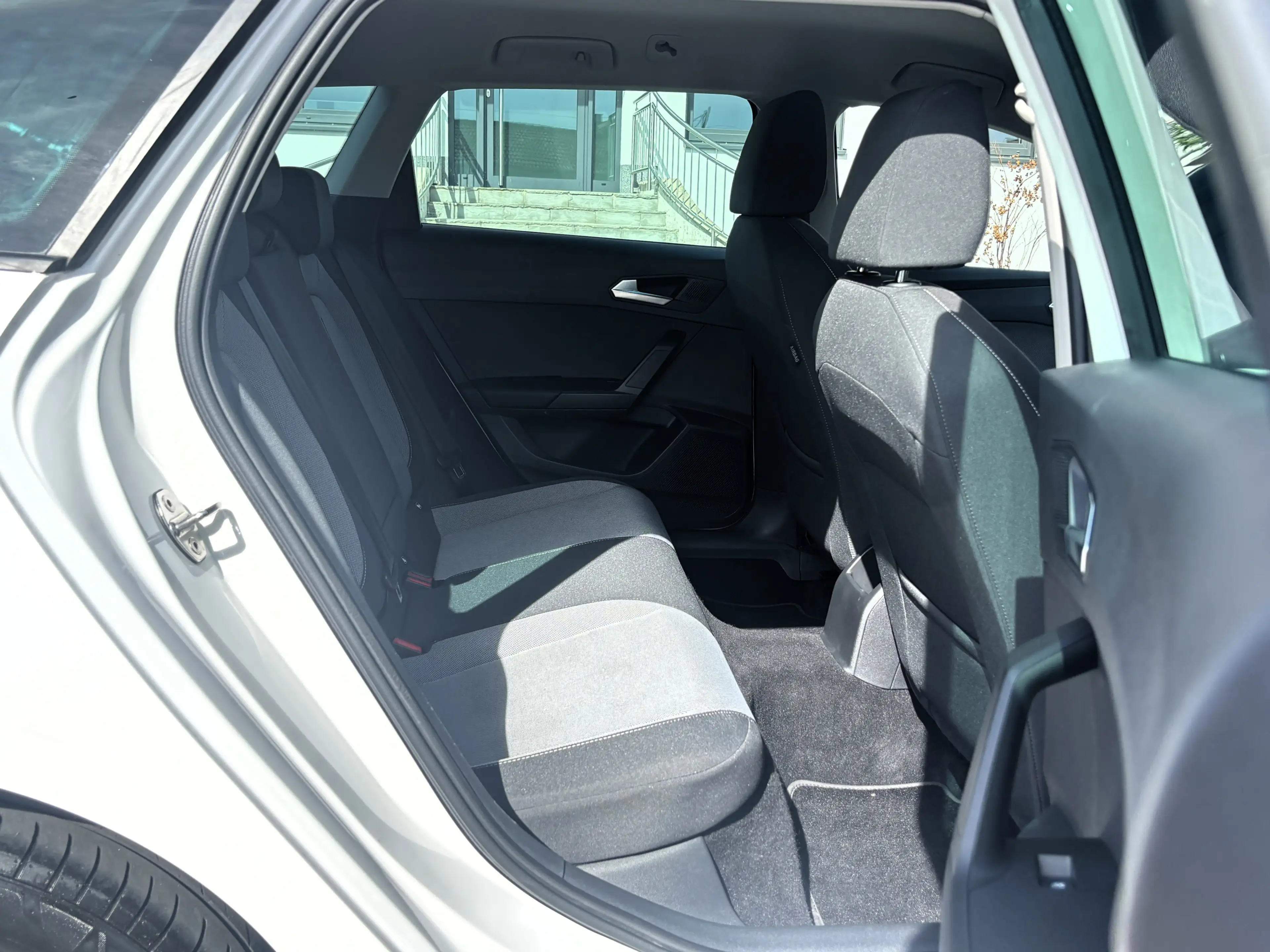 SEAT Leon Style LED NAV VC ACC SHZ LHZ PDC DAB WINTER — photo 11