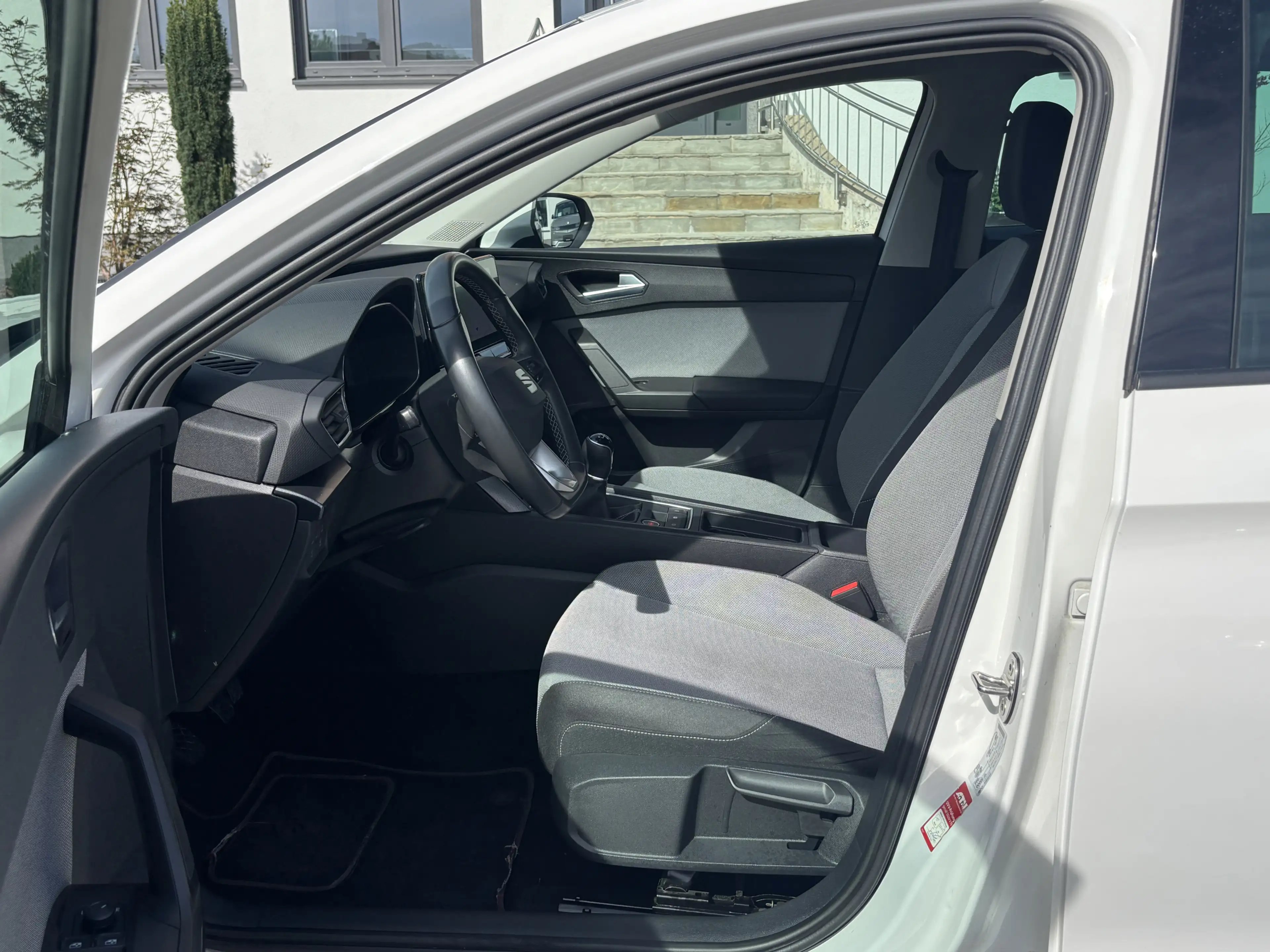 SEAT Leon Style LED NAV VC ACC SHZ LHZ PDC DAB WINTER — photo 13