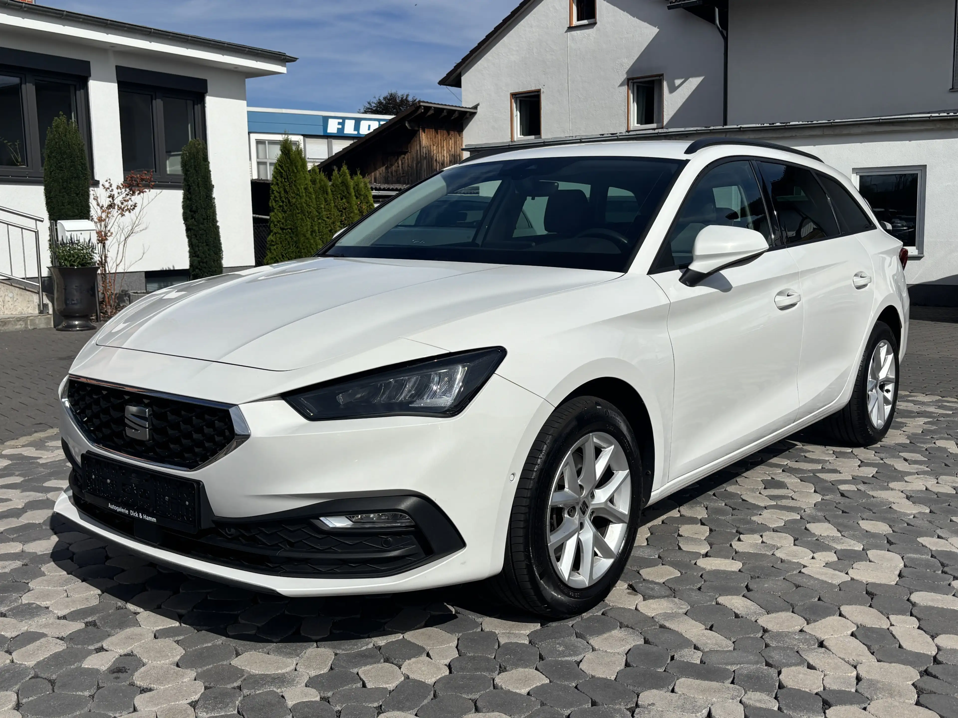SEAT Leon Style LED NAV VC ACC SHZ LHZ PDC DAB WINTER — photo 4