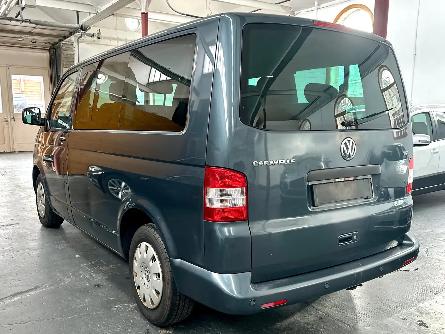 Volkswagen T5 Caravelle 2.5 TDI * 8 Sitzer * Grau - 2