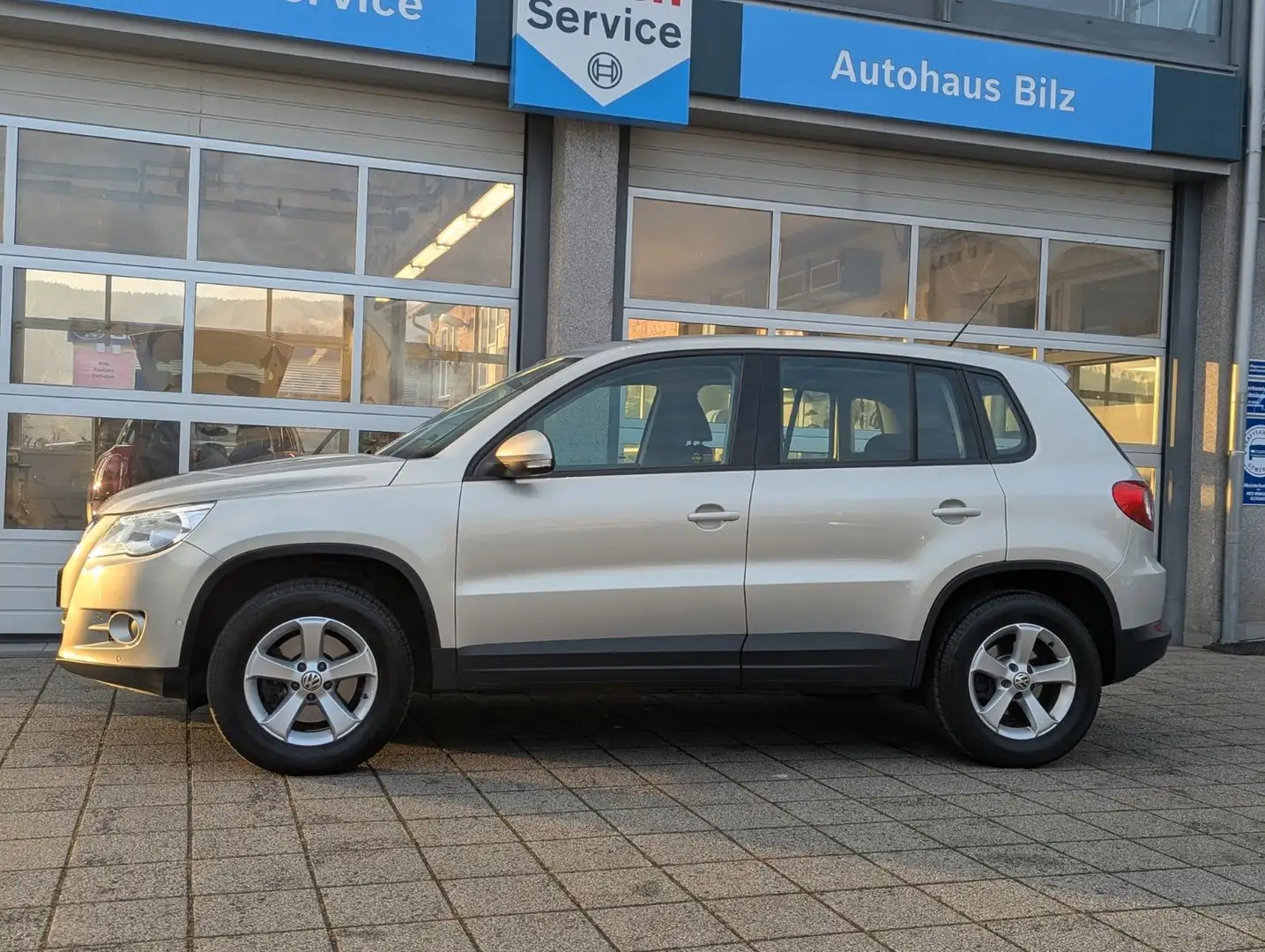 Volkswagen Tiguan Trend & Fun *86TKM*4Motion*Allrad*DSG* Gold - 2