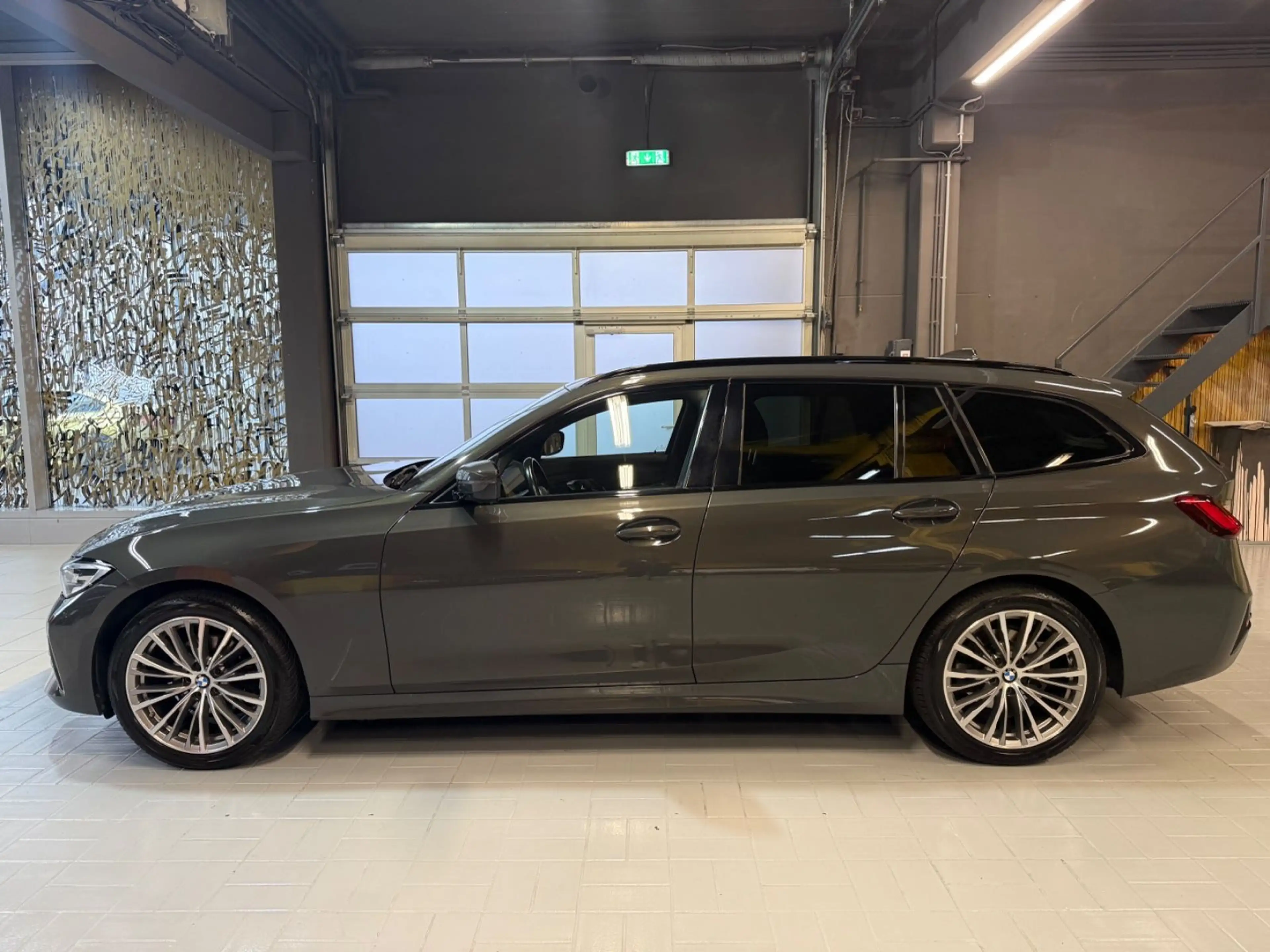 BMW 320 d Touring Advantage Aut. NAVI~SHZ~HIFI~ — photo 4