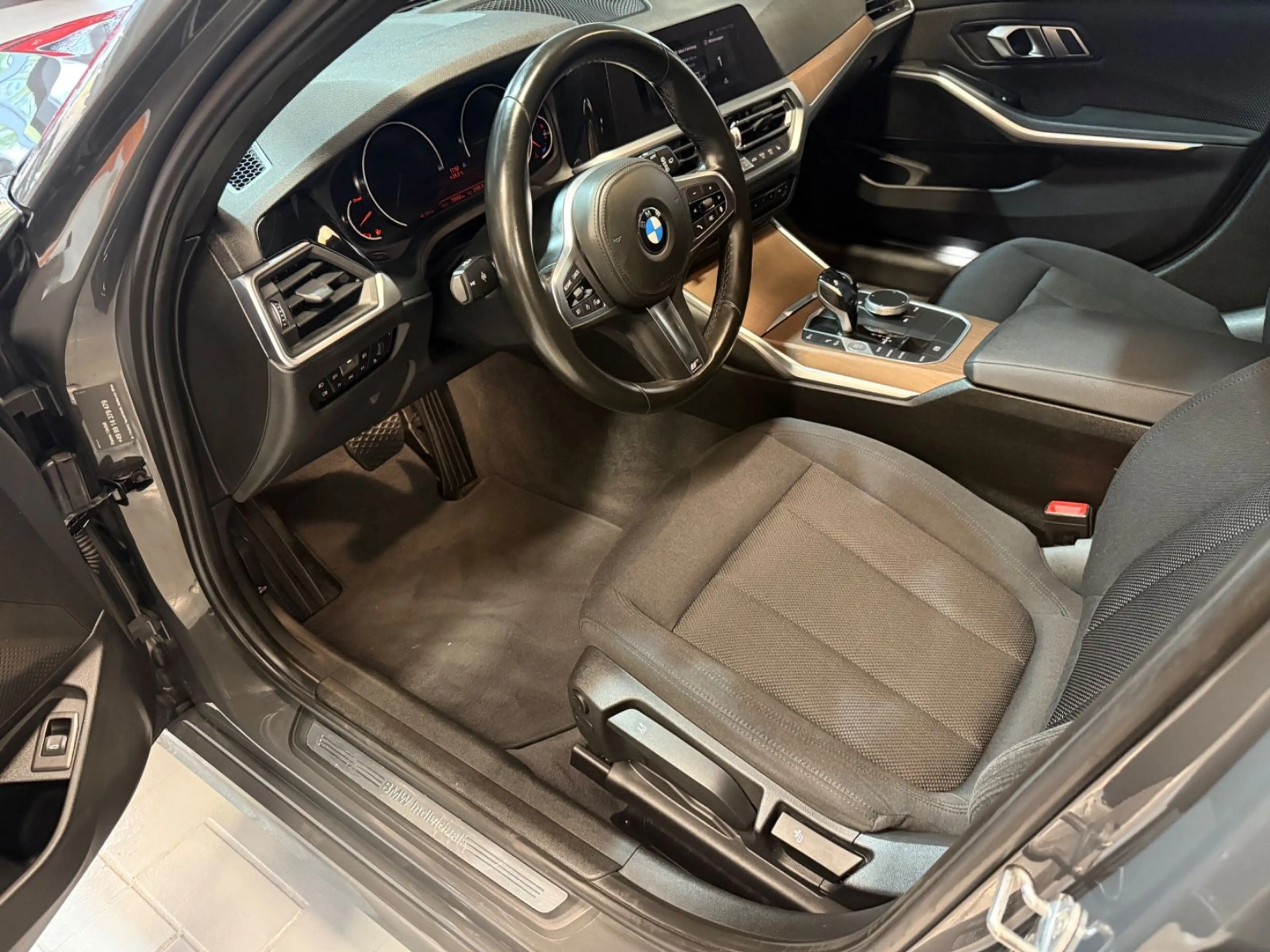 BMW 320 d Touring Advantage Aut. NAVI~SHZ~HIFI~ — photo 11