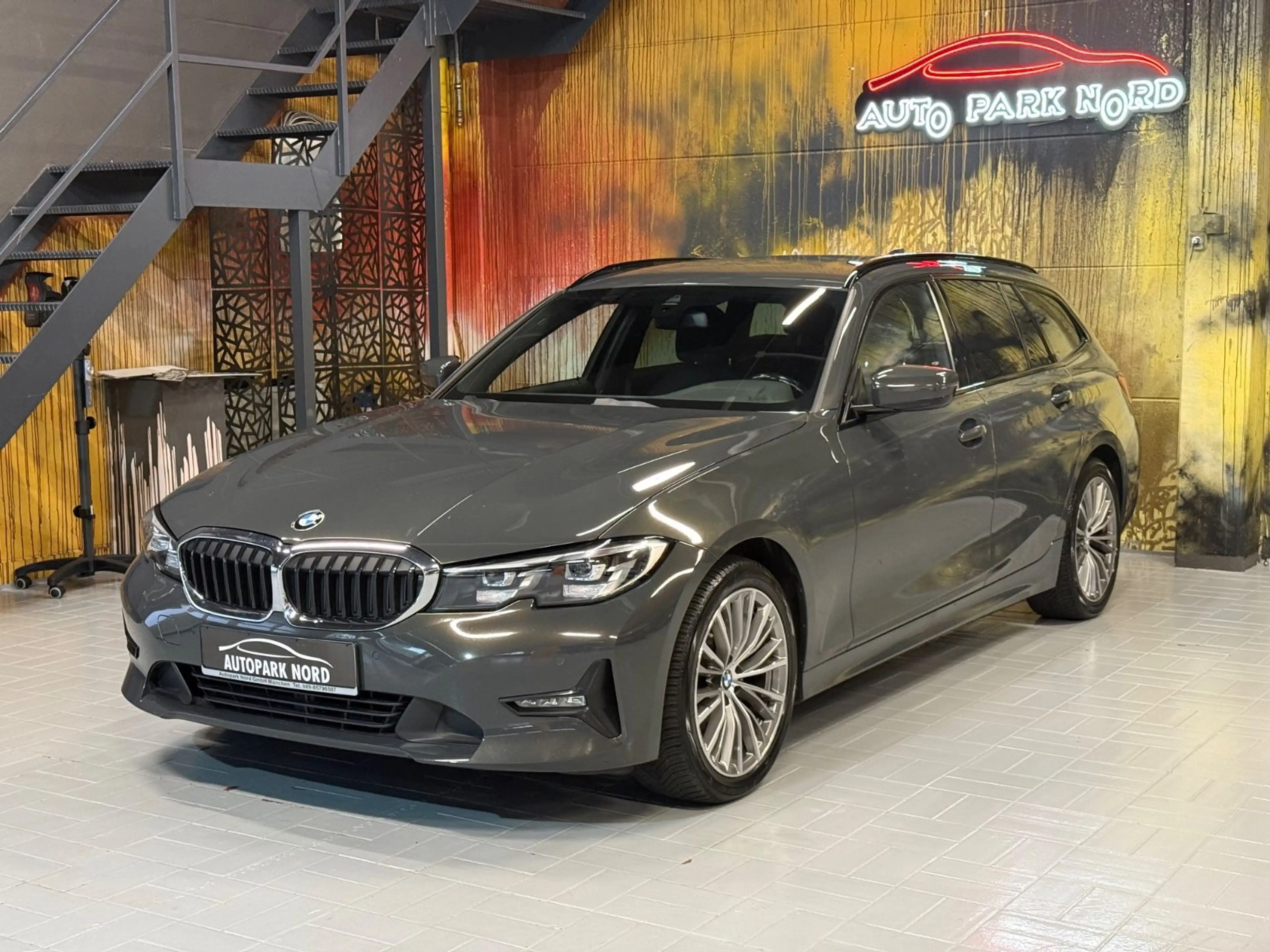 BMW 320 d Touring Advantage Aut. NAVI~SHZ~HIFI~ — photo 3