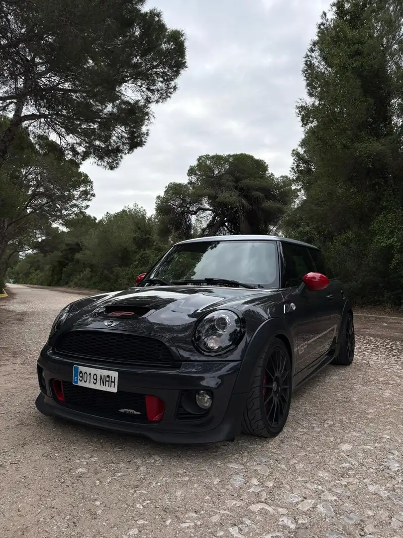 MINI John Cooper Works GP2 1 of 2000 - 1