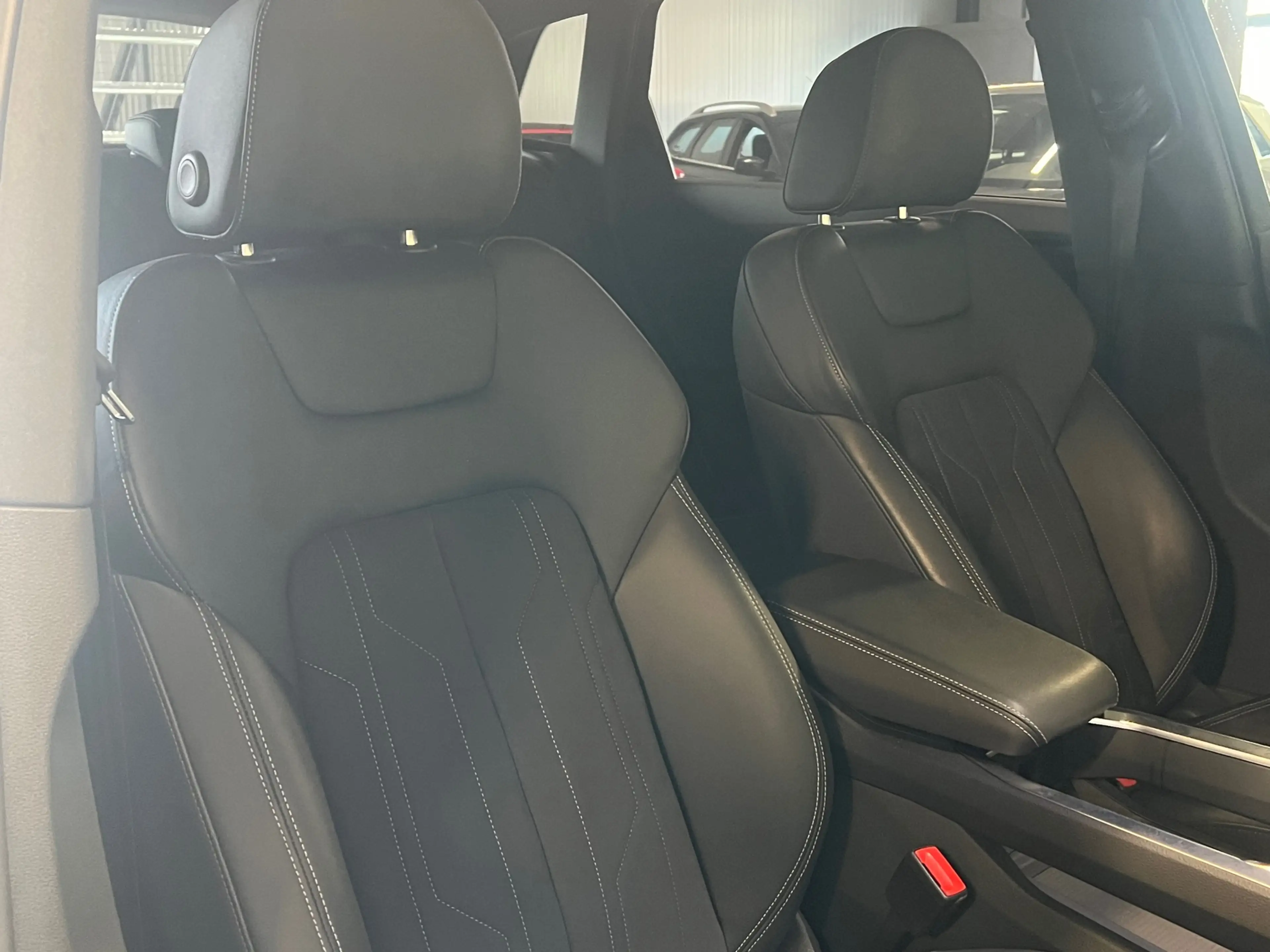 Audi Q8 e-tron E-tron 50 quattro - Luchtvering - Sportstoelen - S — photo 6