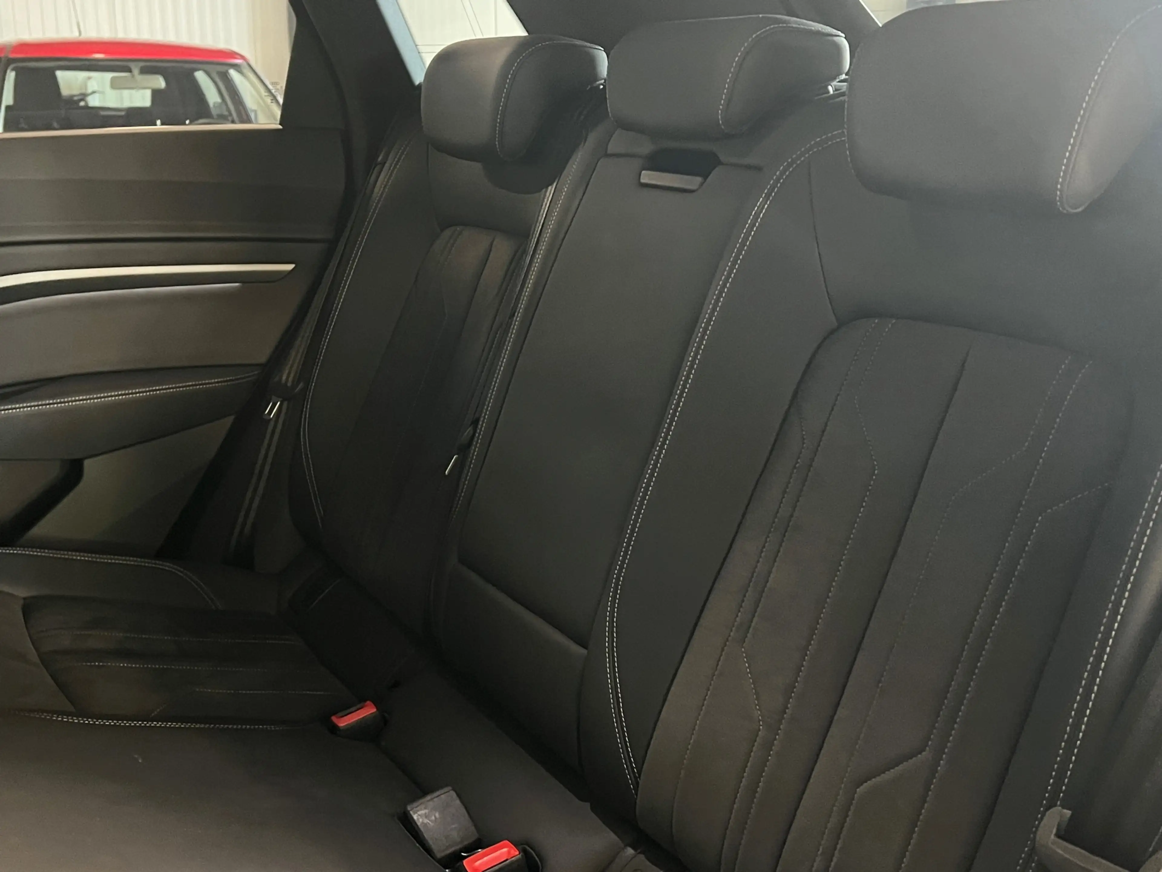 Audi Q8 e-tron E-tron 50 quattro - Luchtvering - Sportstoelen - S — photo 11