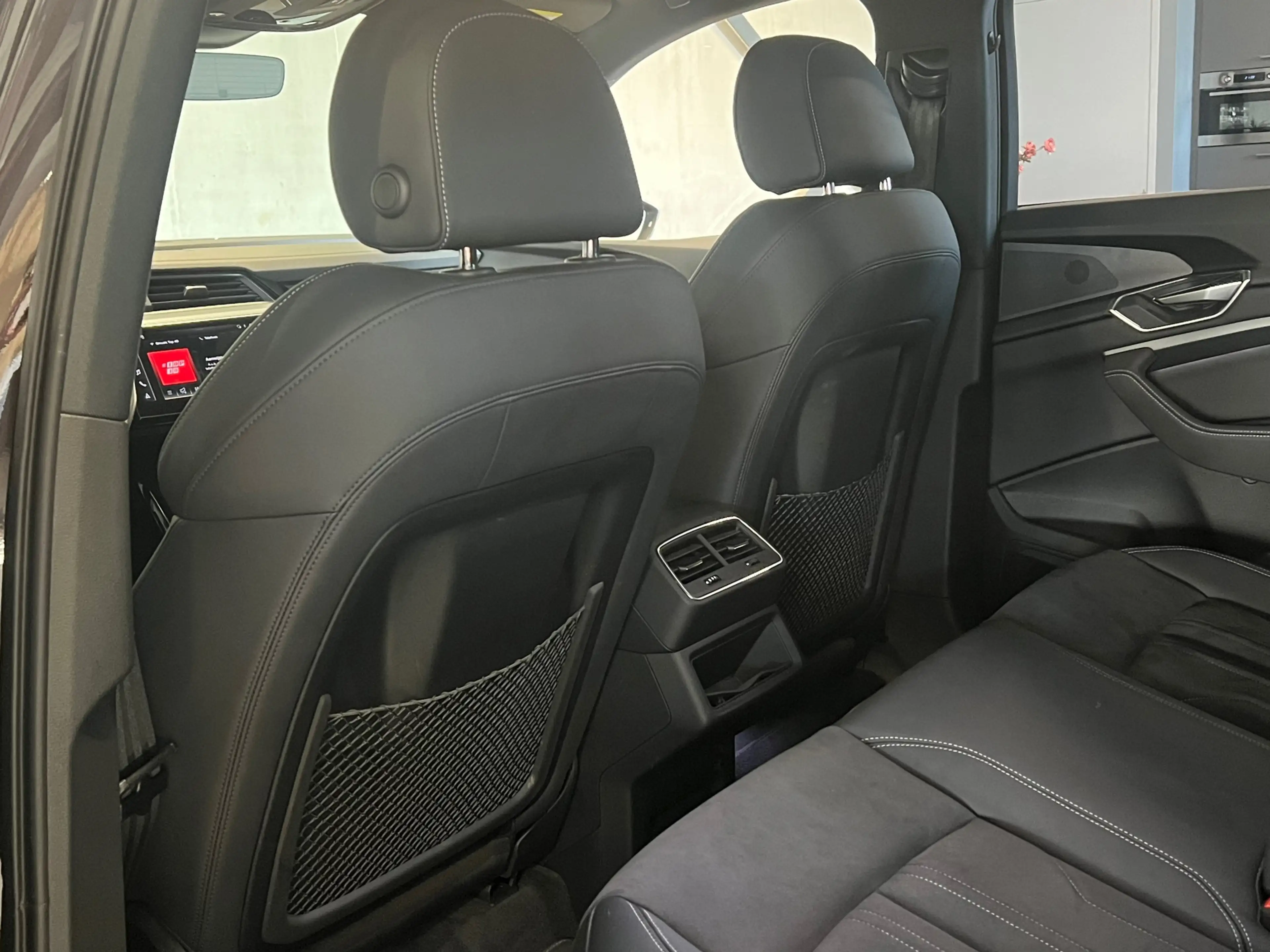 Audi Q8 e-tron E-tron 50 quattro - Luchtvering - Sportstoelen - S — photo 12