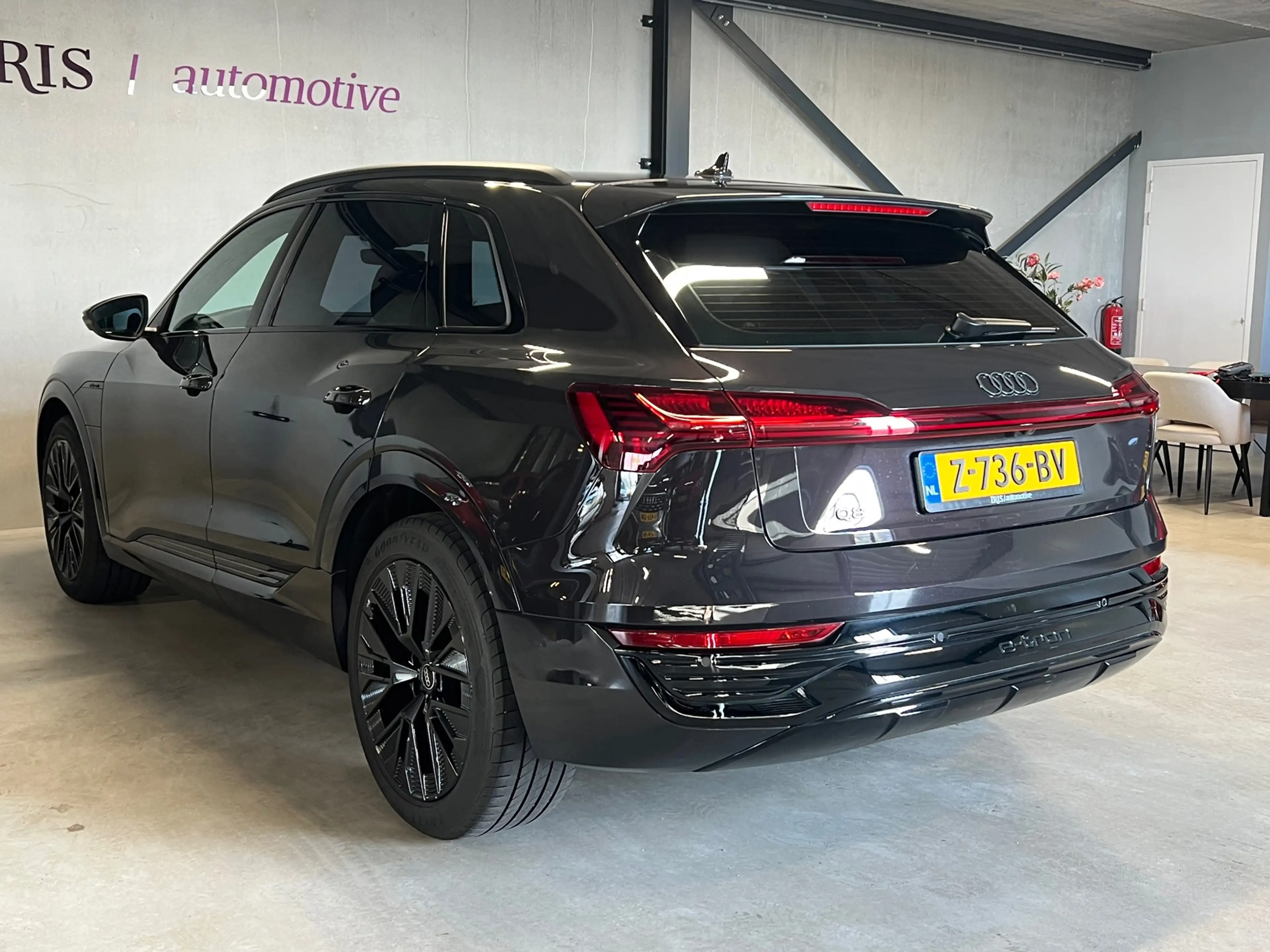 Audi Q8 e-tron E-tron 50 quattro - Luchtvering - Sportstoelen - S — photo 3