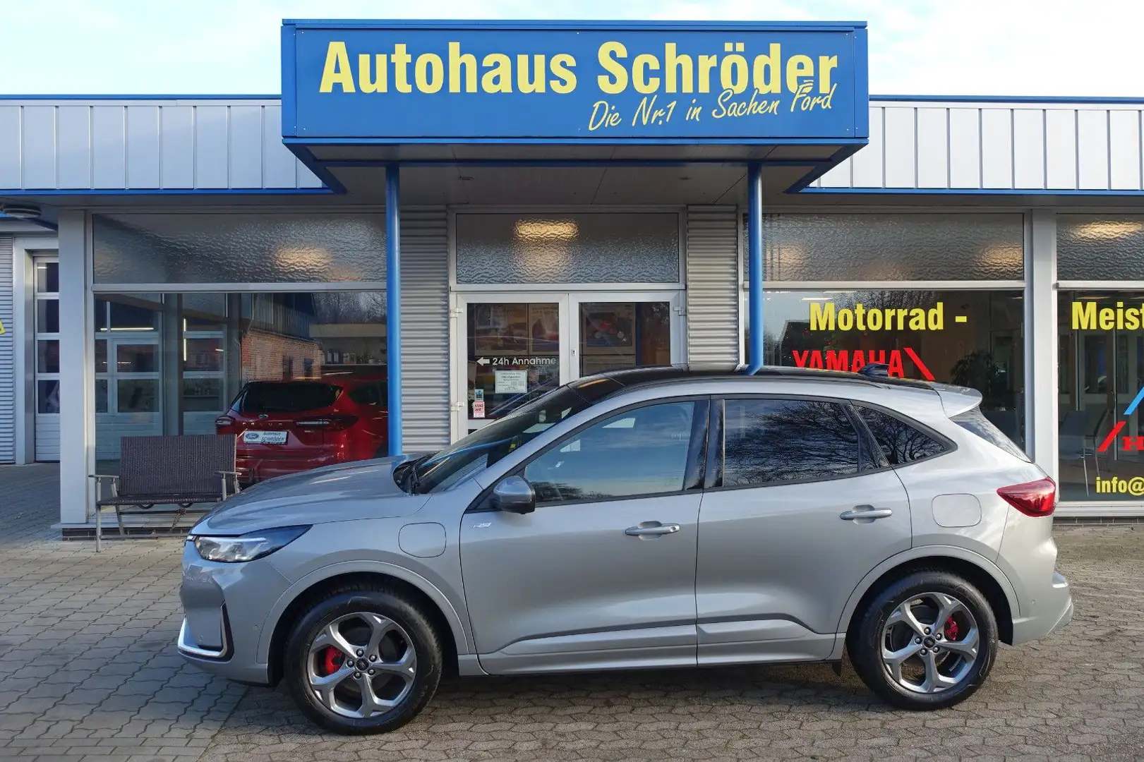 Ford Kuga Plug-In Hybrid ST-Line X / Neues Modell Silber - 1