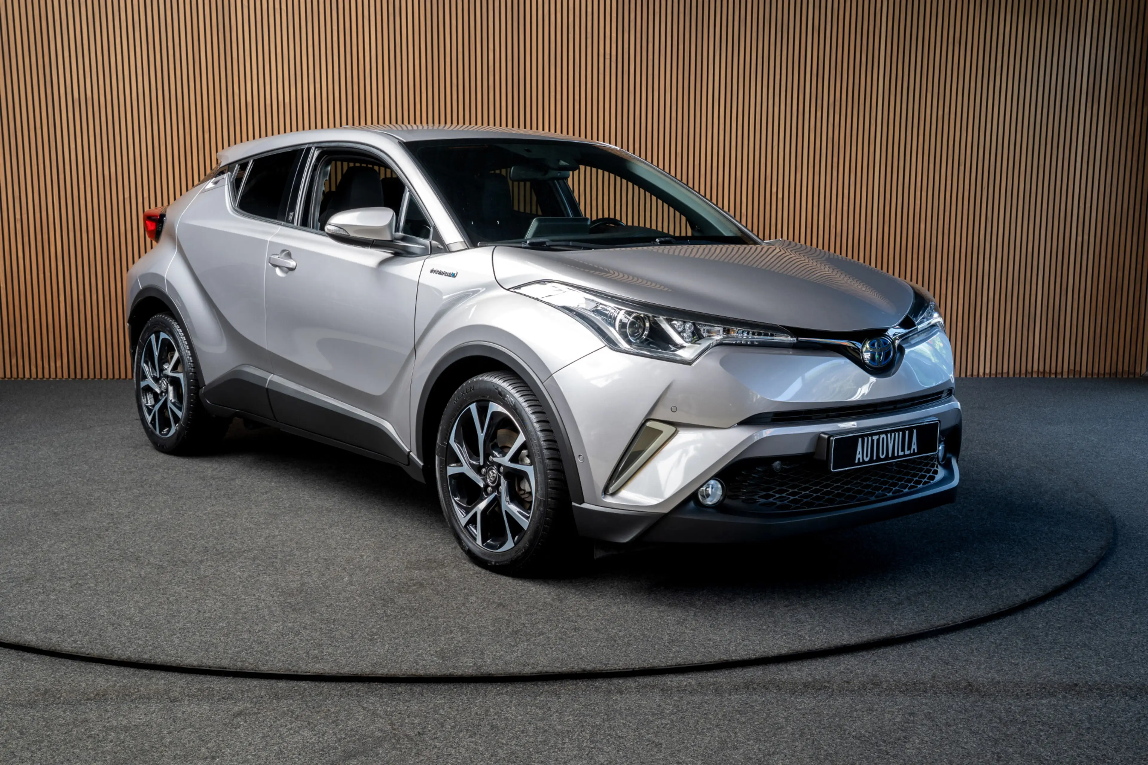 Toyota C-HR 1.8 Hybrid Dynamic Sport — photo 7