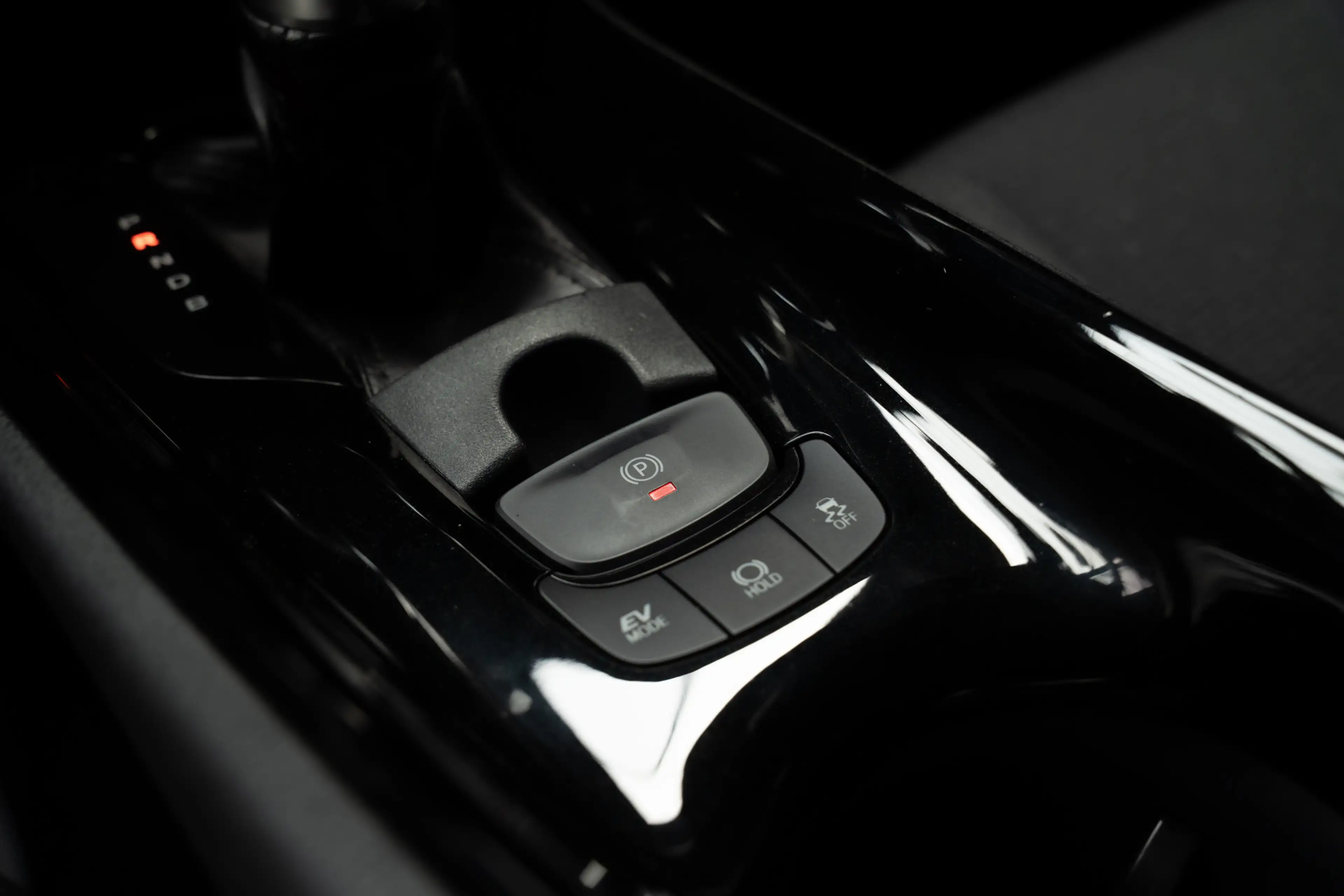 Toyota C-HR 1.8 Hybrid Dynamic Sport — photo 25