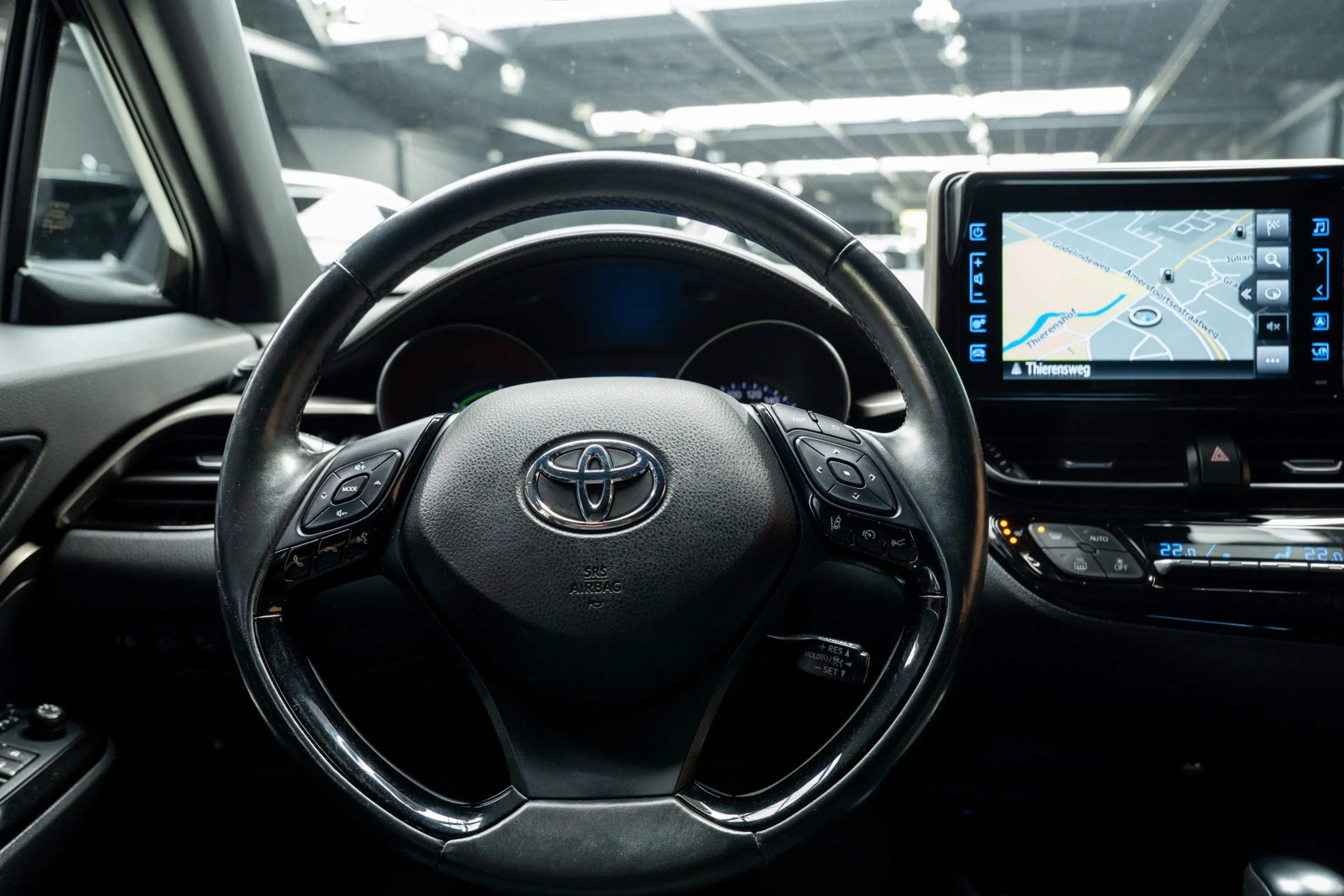 Toyota C-HR 1.8 Hybrid Dynamic Sport — photo 19