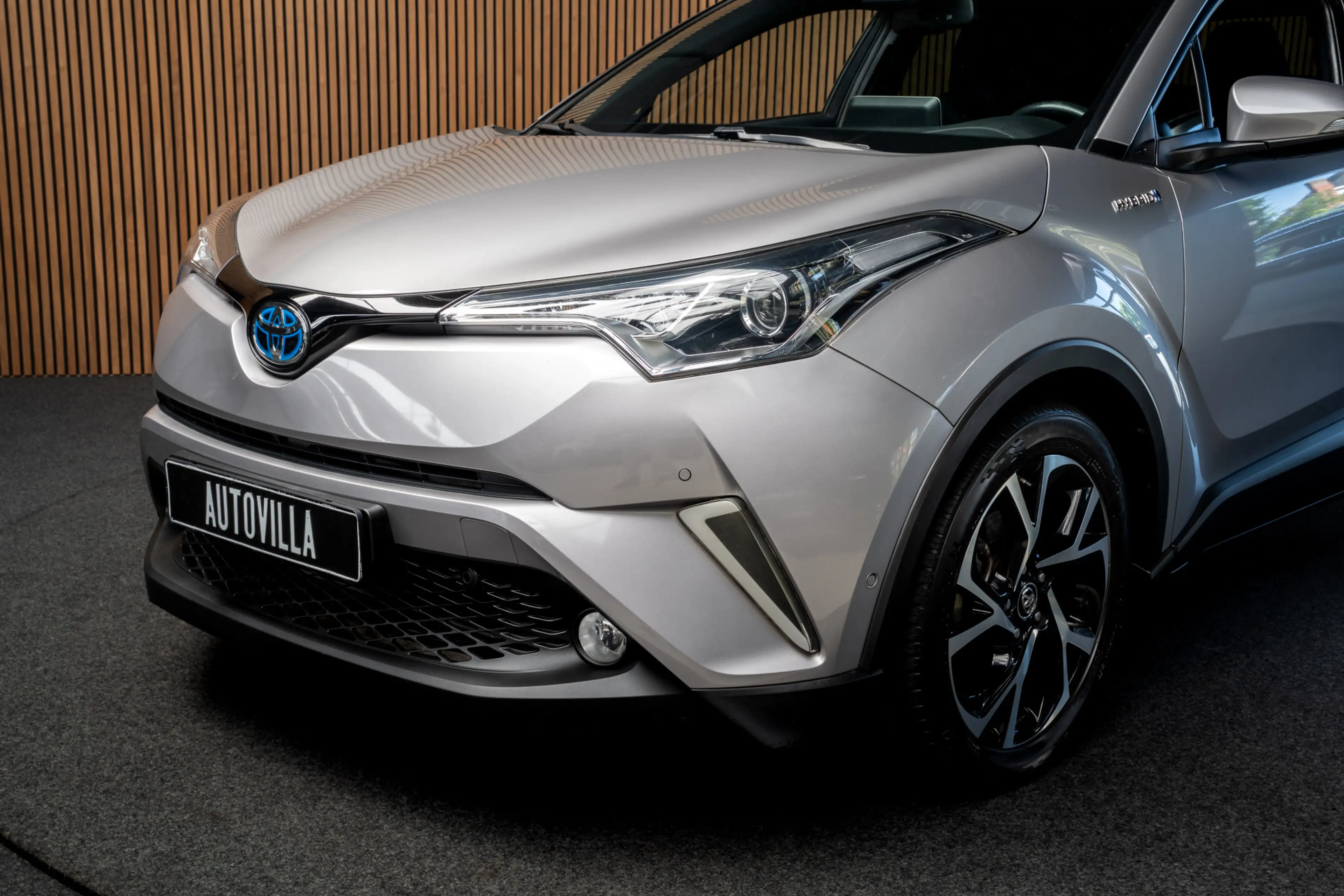 Toyota C-HR 1.8 Hybrid Dynamic Sport — photo 9