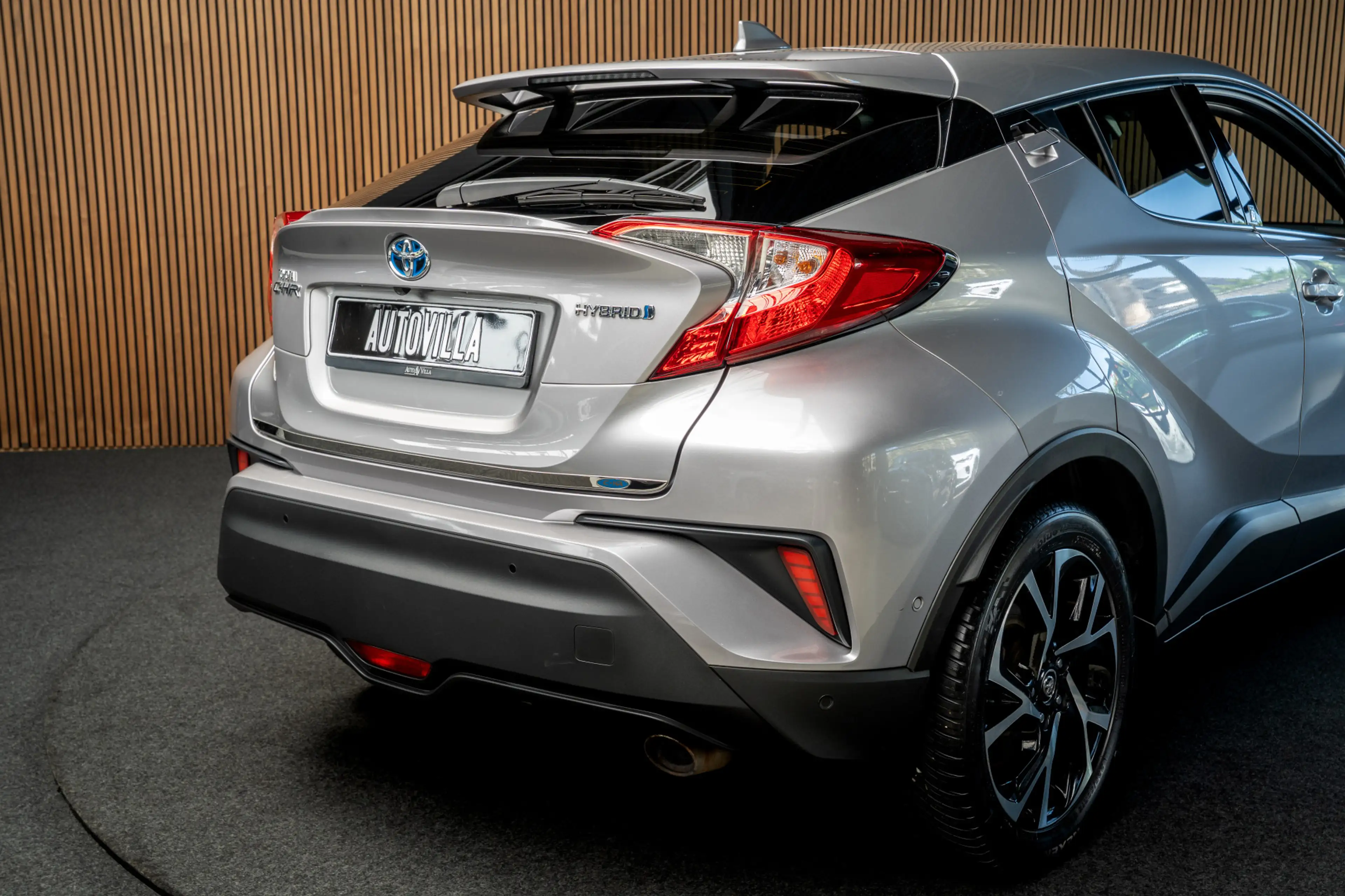 Toyota C-HR 1.8 Hybrid Dynamic Sport — photo 12