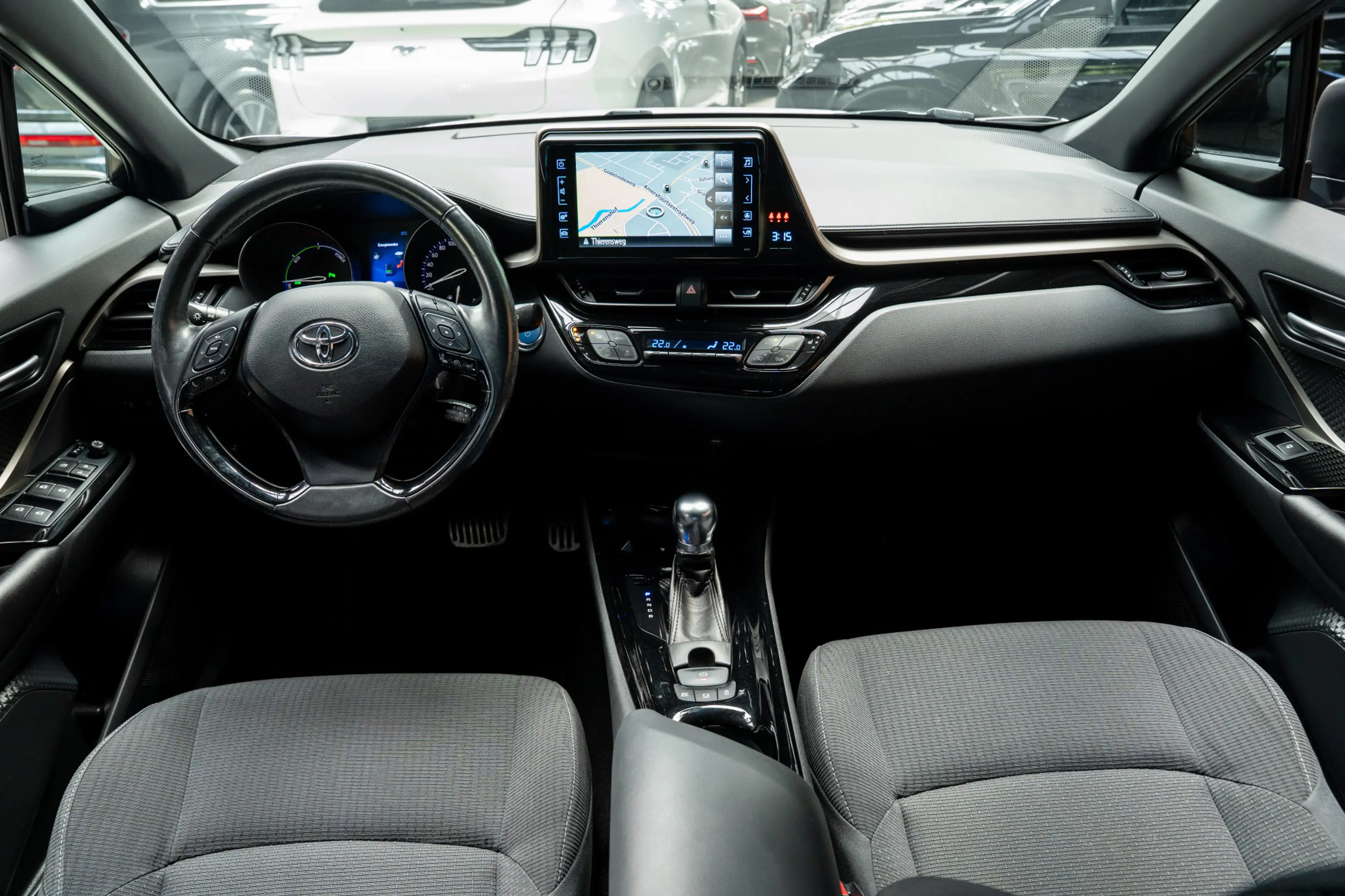 Toyota C-HR 1.8 Hybrid Dynamic Sport — photo 18